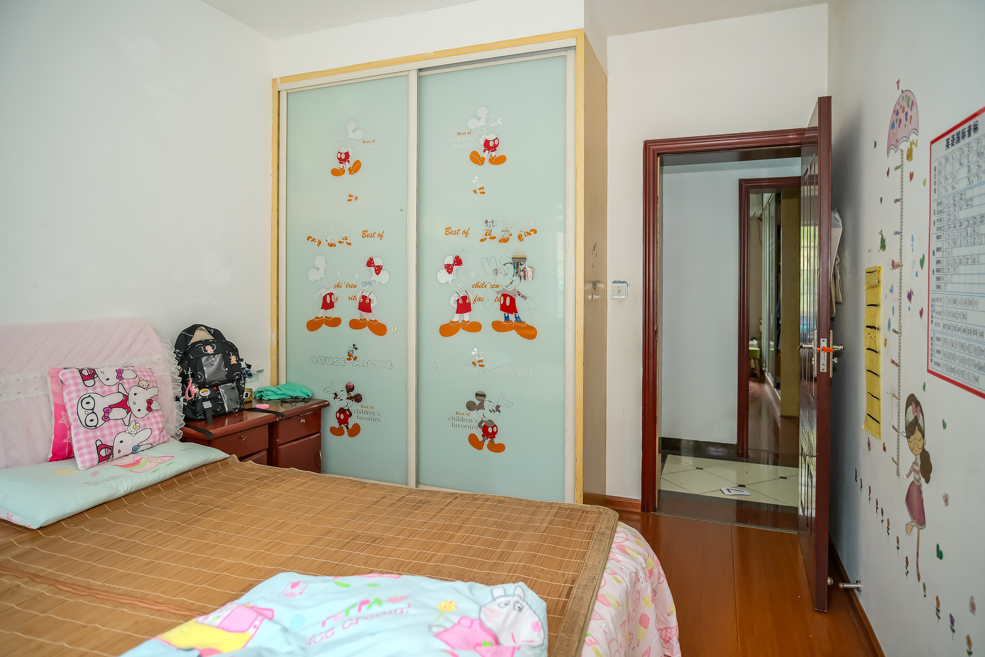 红树湾  4室2厅2卫    98.0万 红树湾  4室2厅2卫    98.0万卧室