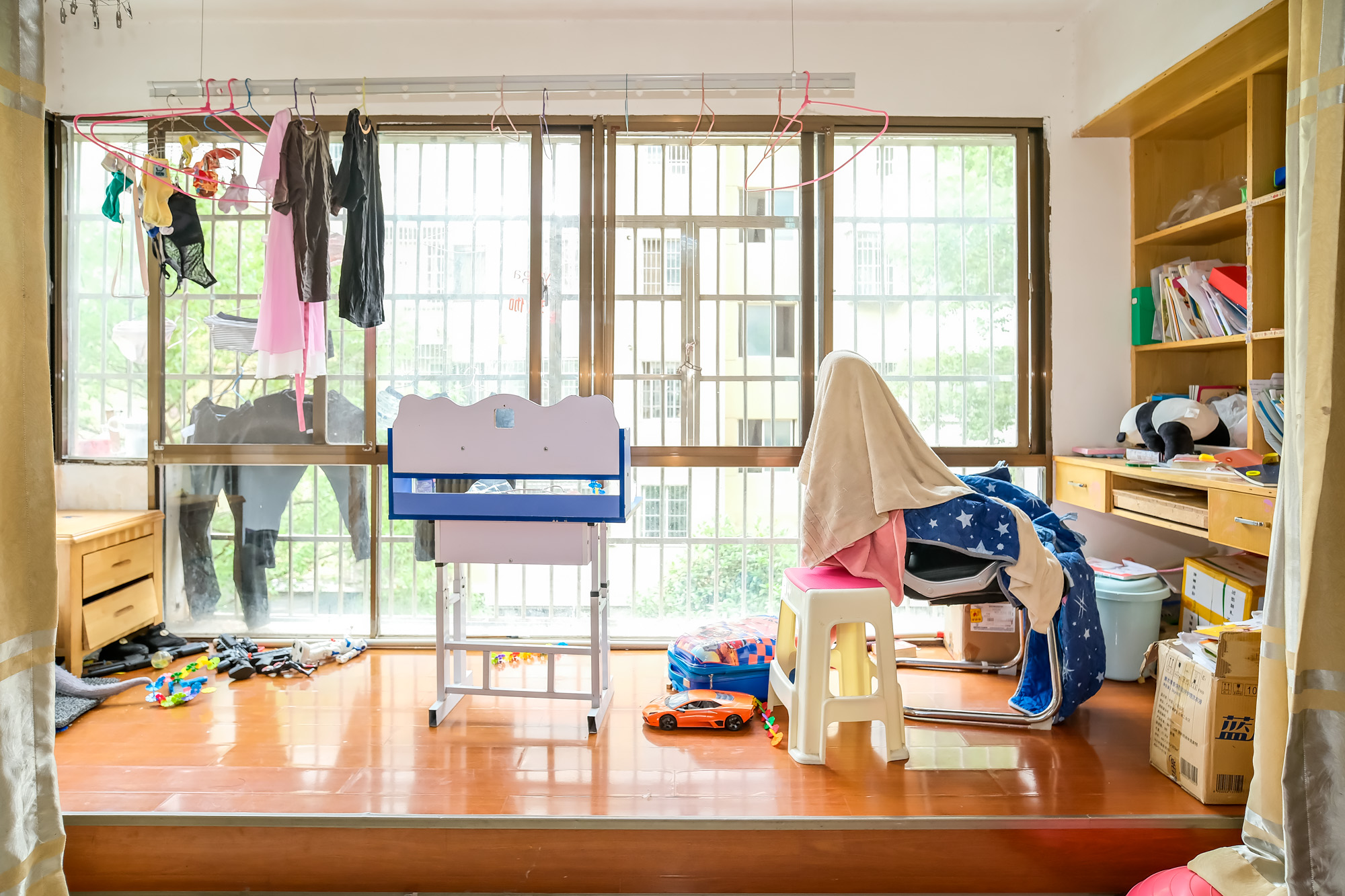 红树湾  4室2厅2卫    98.0万 红树湾  4室2厅2卫    98.0万阳台