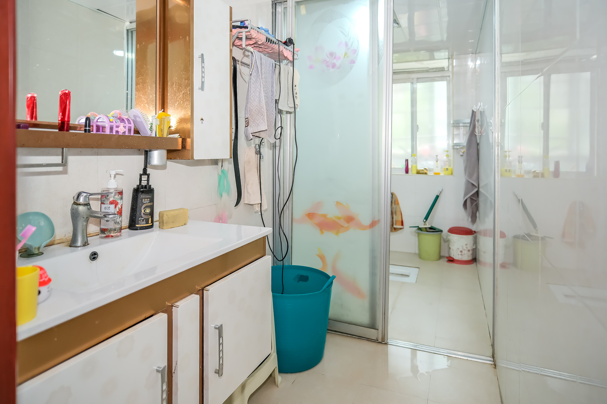 红树湾  4室2厅2卫    98.0万 红树湾  4室2厅2卫    98.0万卫生间