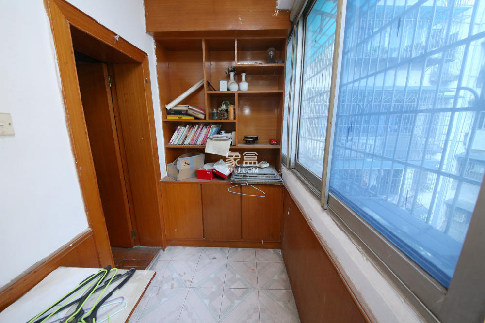 文華商住樓  2室2廳1衛(wèi)   67.00萬