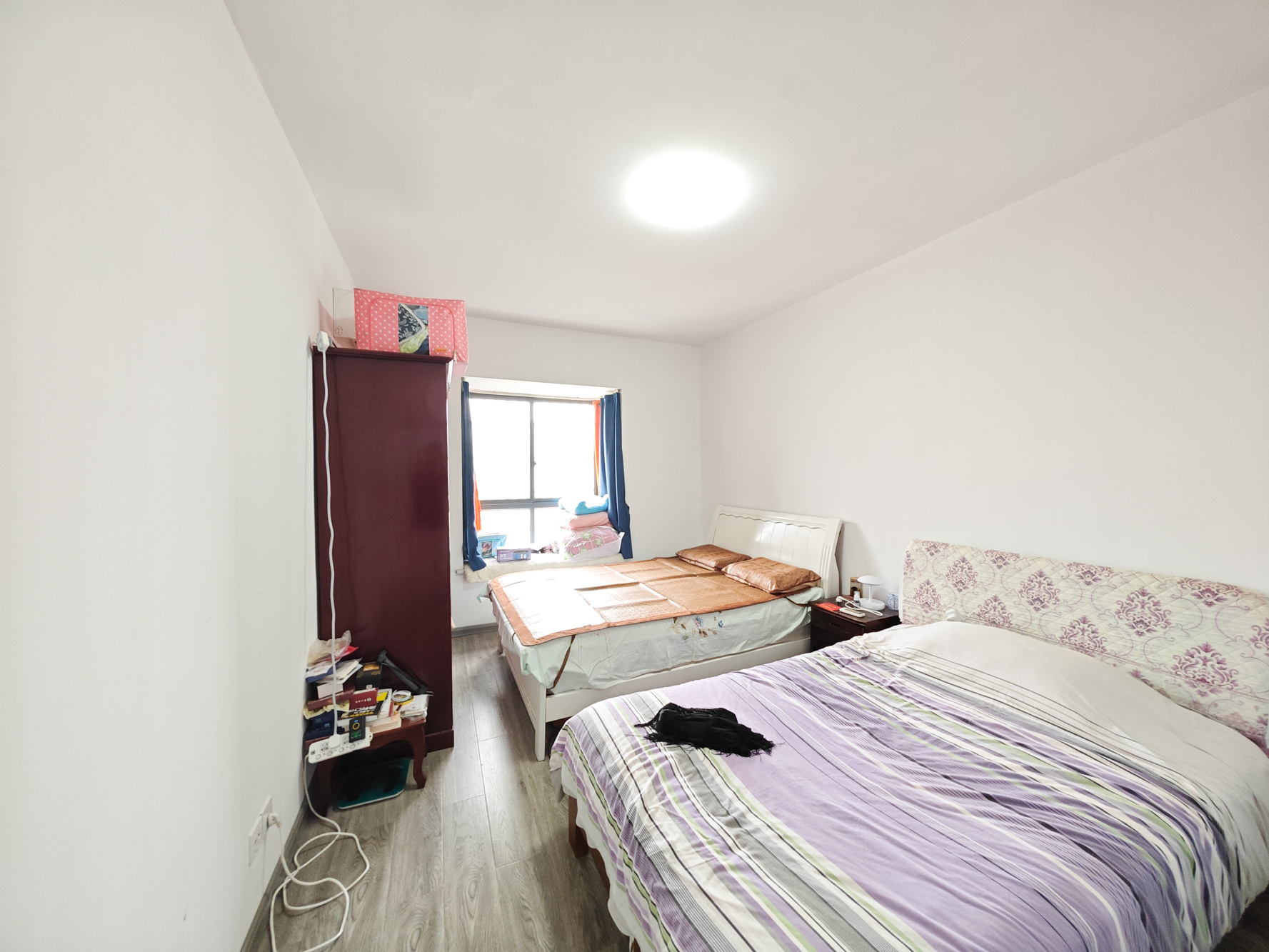 山水霖城(植物原著)  3室2厅2卫    90.0万 山水霖城(植物原著)  3室2厅2卫    90.0万卧室