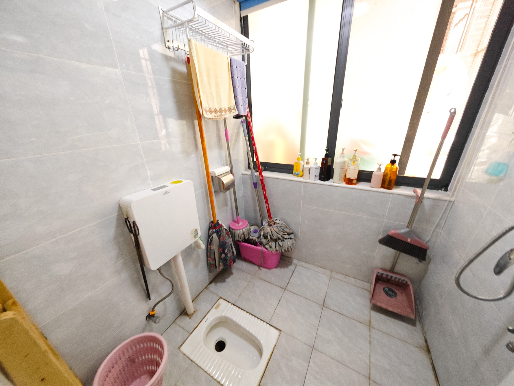 山水霖城(植物原著)  3室2厅2卫    90.0万 山水霖城(植物原著)  3室2厅2卫    90.0万卫生间