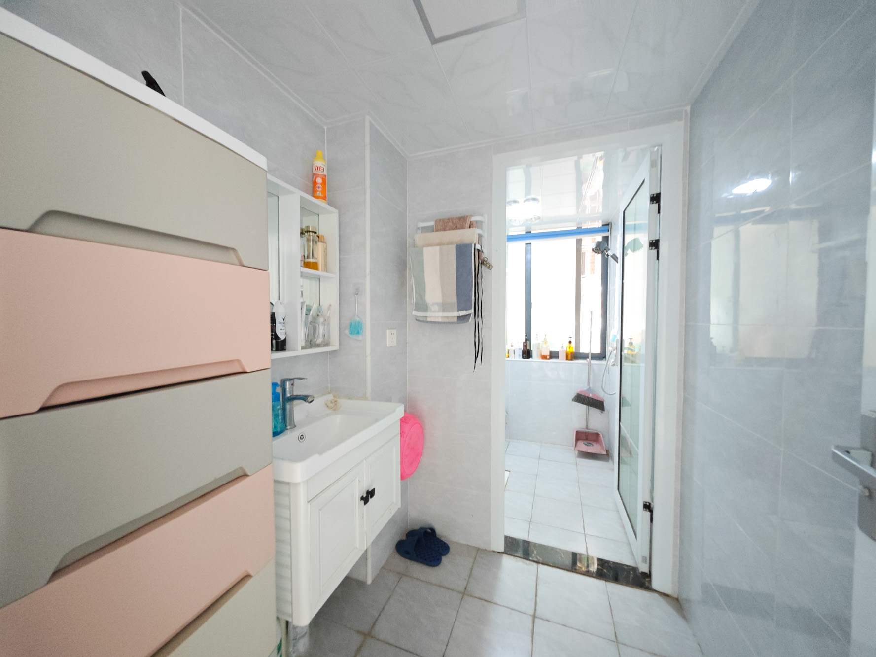 山水霖城(植物原著)  3室2厅2卫    90.0万 山水霖城(植物原著)  3室2厅2卫    90.0万卫生间