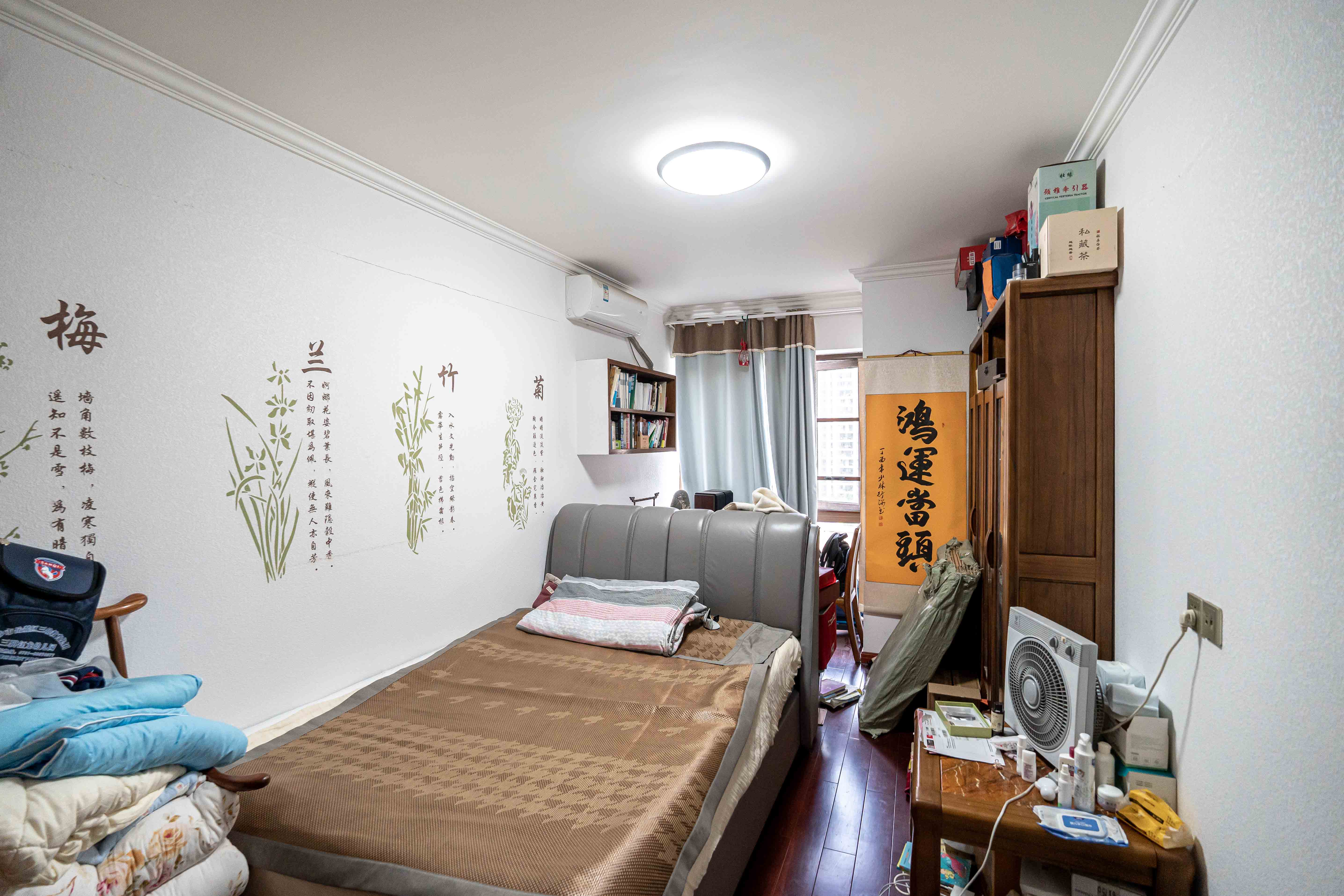 融科东南海  4室2厅2卫   168.00万卧室