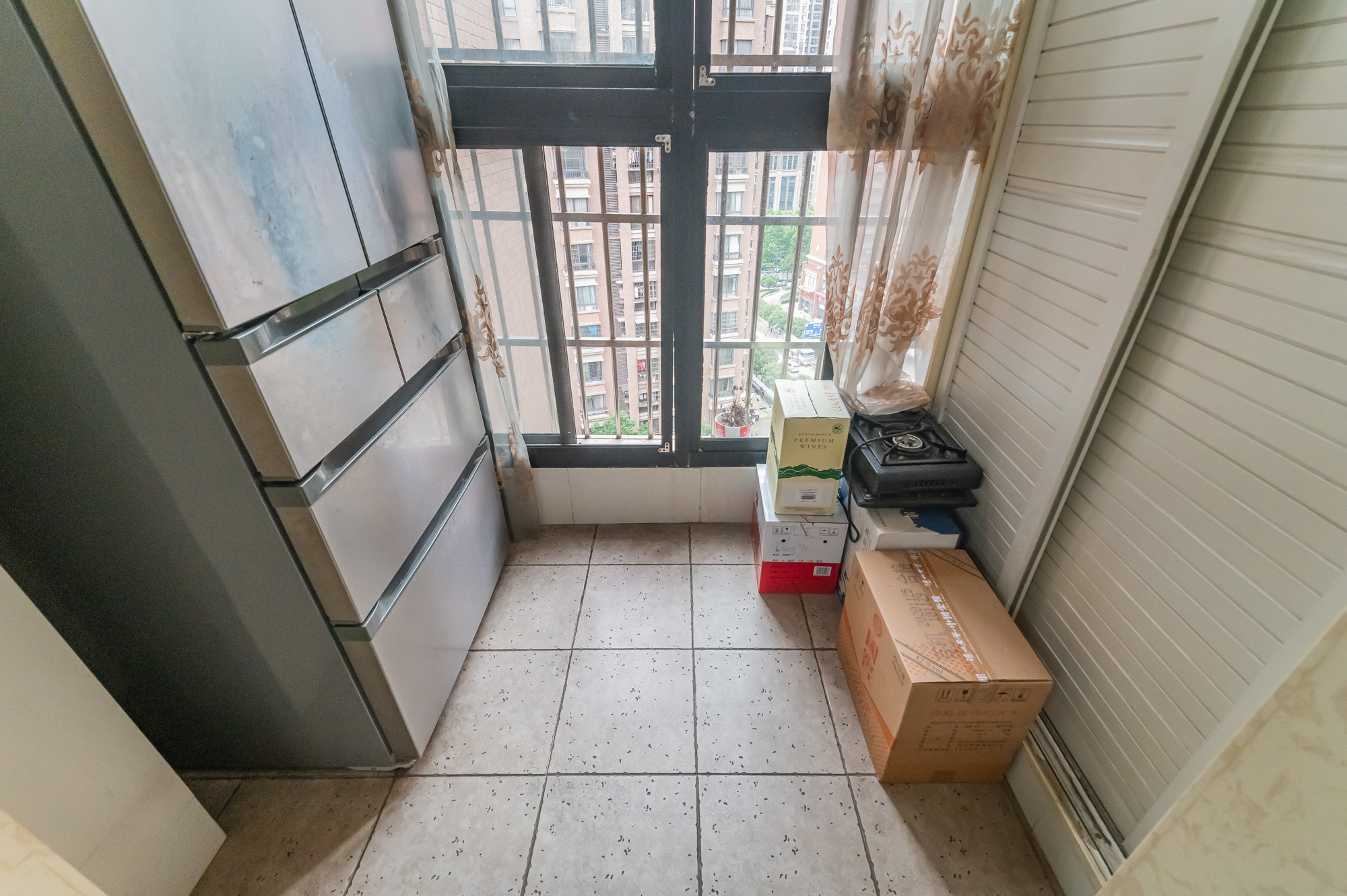 华润凤凰城一期 3室2厅2卫 84.0万 华润凤凰城一期 3室2厅2卫 84.0万阳台