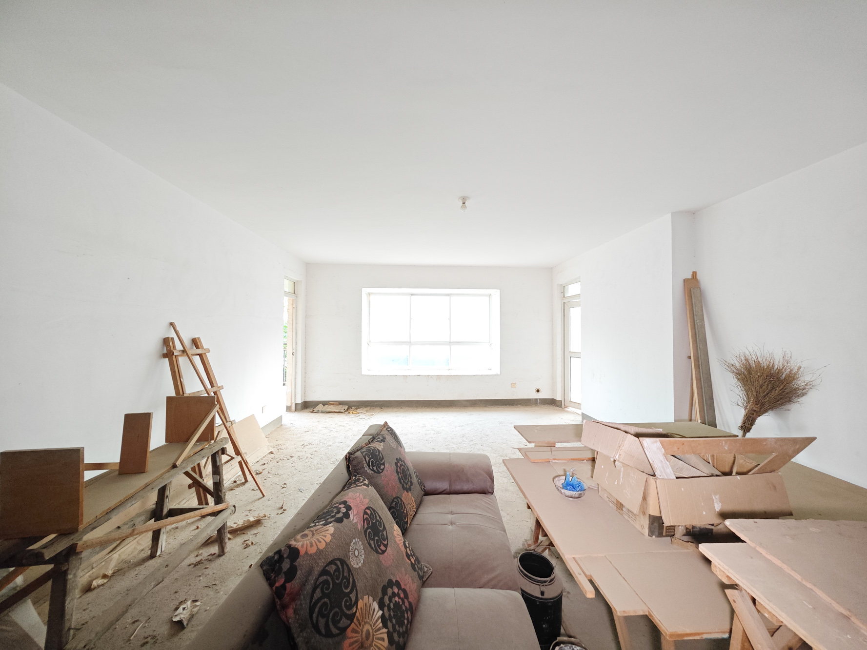 升远君尚嘉筑  5室2厅2卫    120.0万客厅