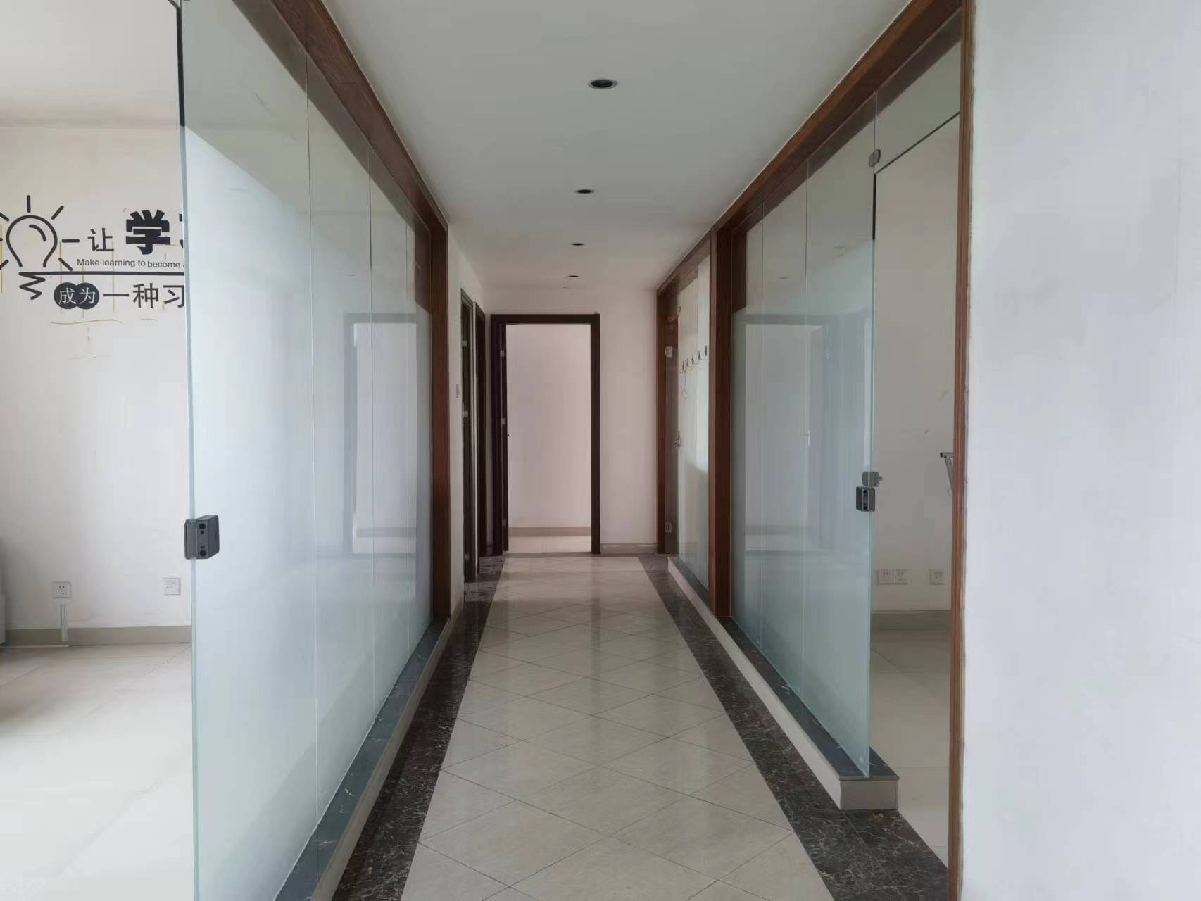 金侨尚东区 3室2厅2卫 49.8万 金侨尚东区 3室2厅2卫 49.8万客厅