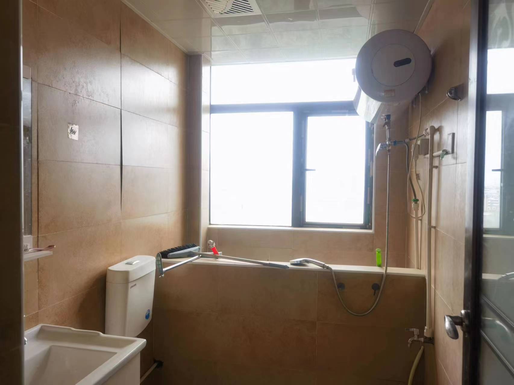 金侨尚东区 3室2厅2卫 49.8万 金侨尚东区 3室2厅2卫 49.8万客厅