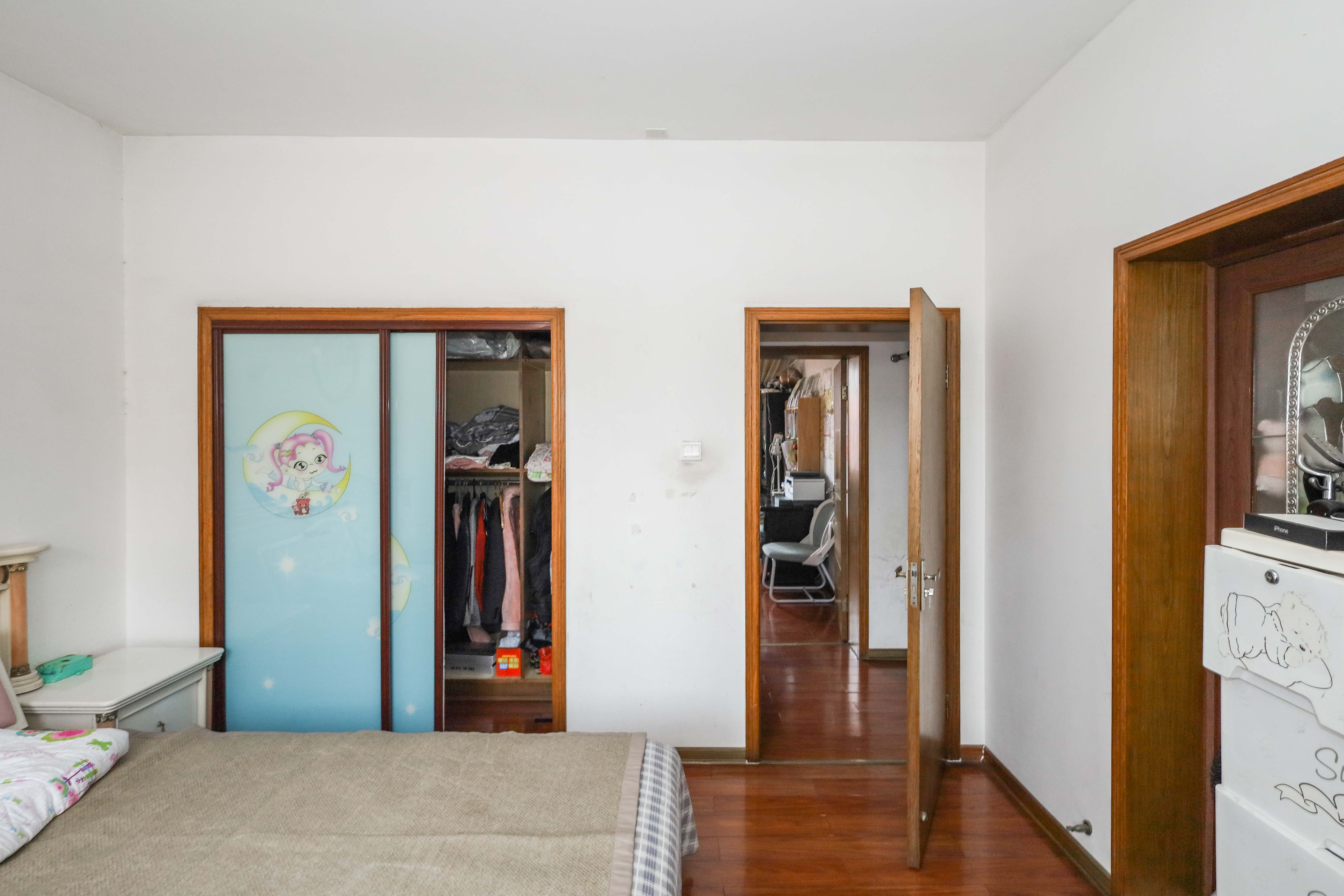 雷锋机电市场一期 3室2厅2卫 75.8万 雷锋机电市场一期 3室2厅2卫 75.8万卧室