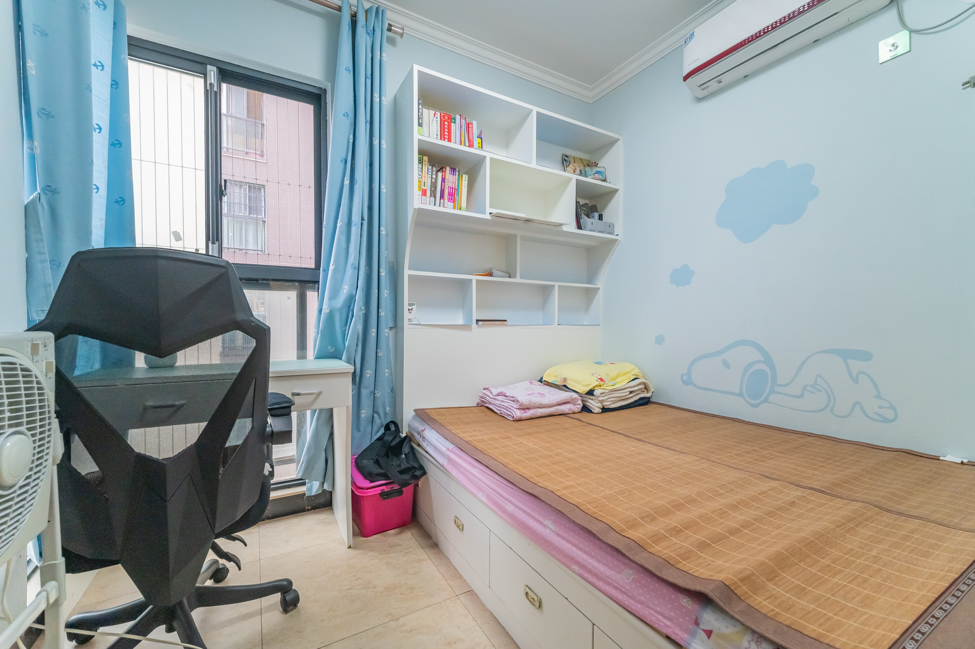 蓝山郡 2室2厅1卫 56.0万 蓝山郡 2室2厅1卫 56.0万卧室