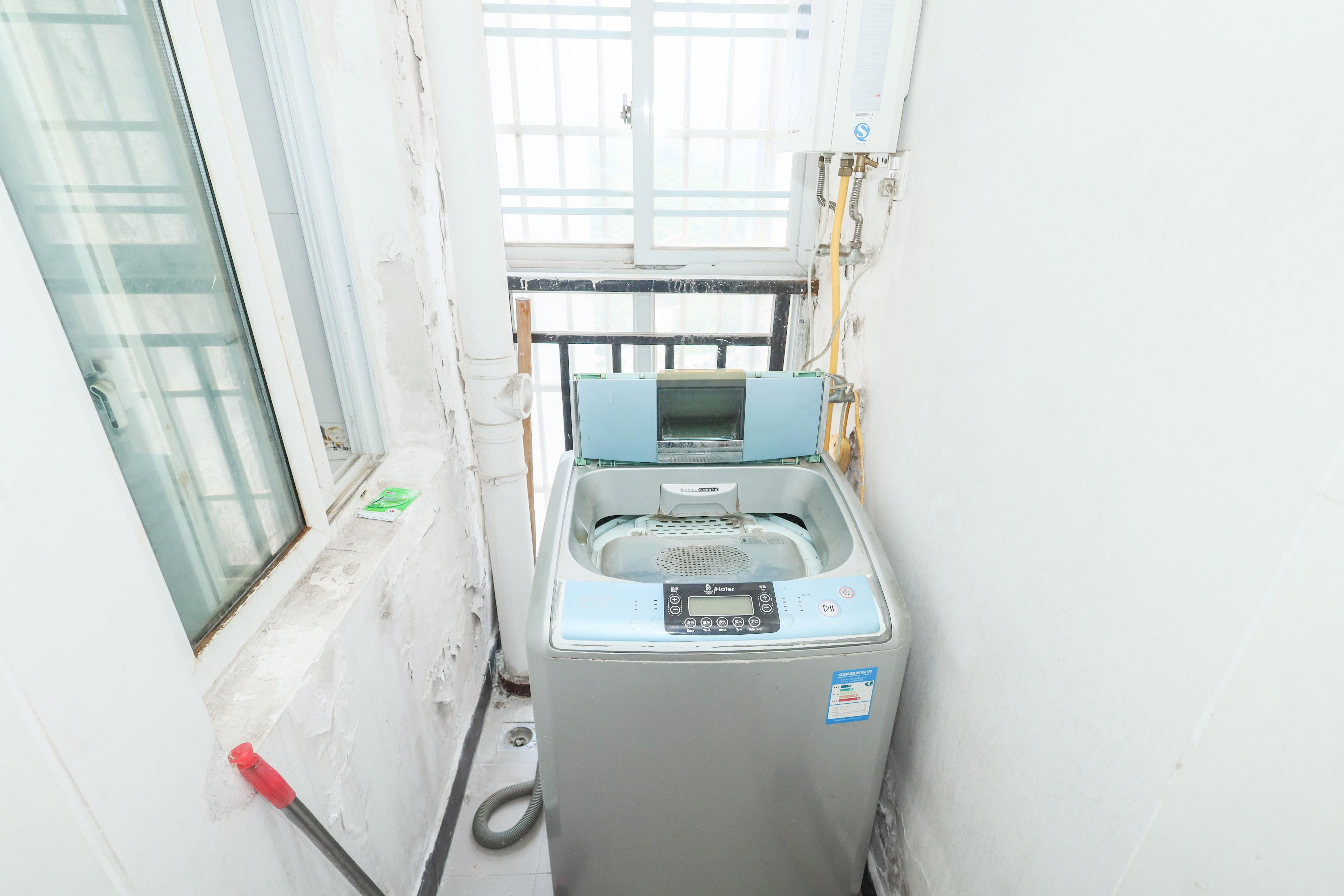 麓山润城  2室2厅1卫   66.00万厨房