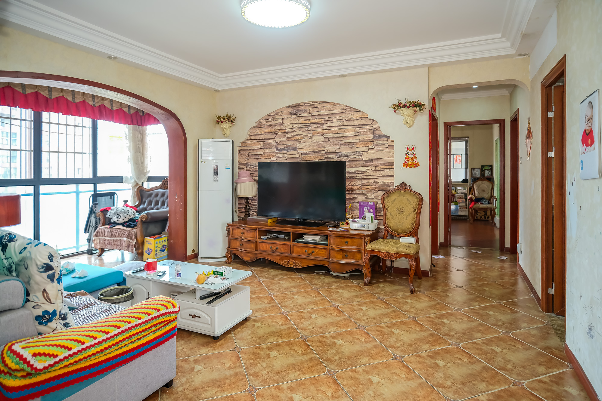 盛地尊域 5室2厅2卫 68.0万 盛地尊域 5室2厅2卫 68.0万客厅