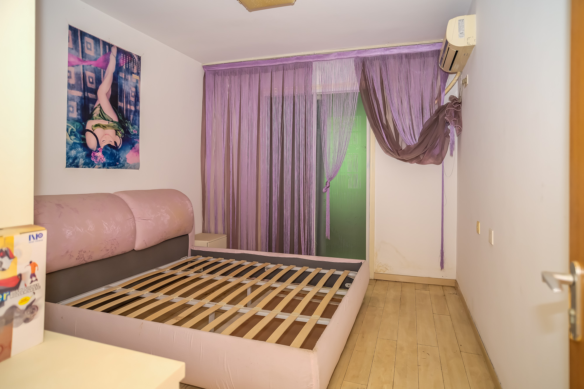 中南汽车世界  4室2厅1卫    58.0万 中南汽车世界  4室2厅1卫    58.0万卧室