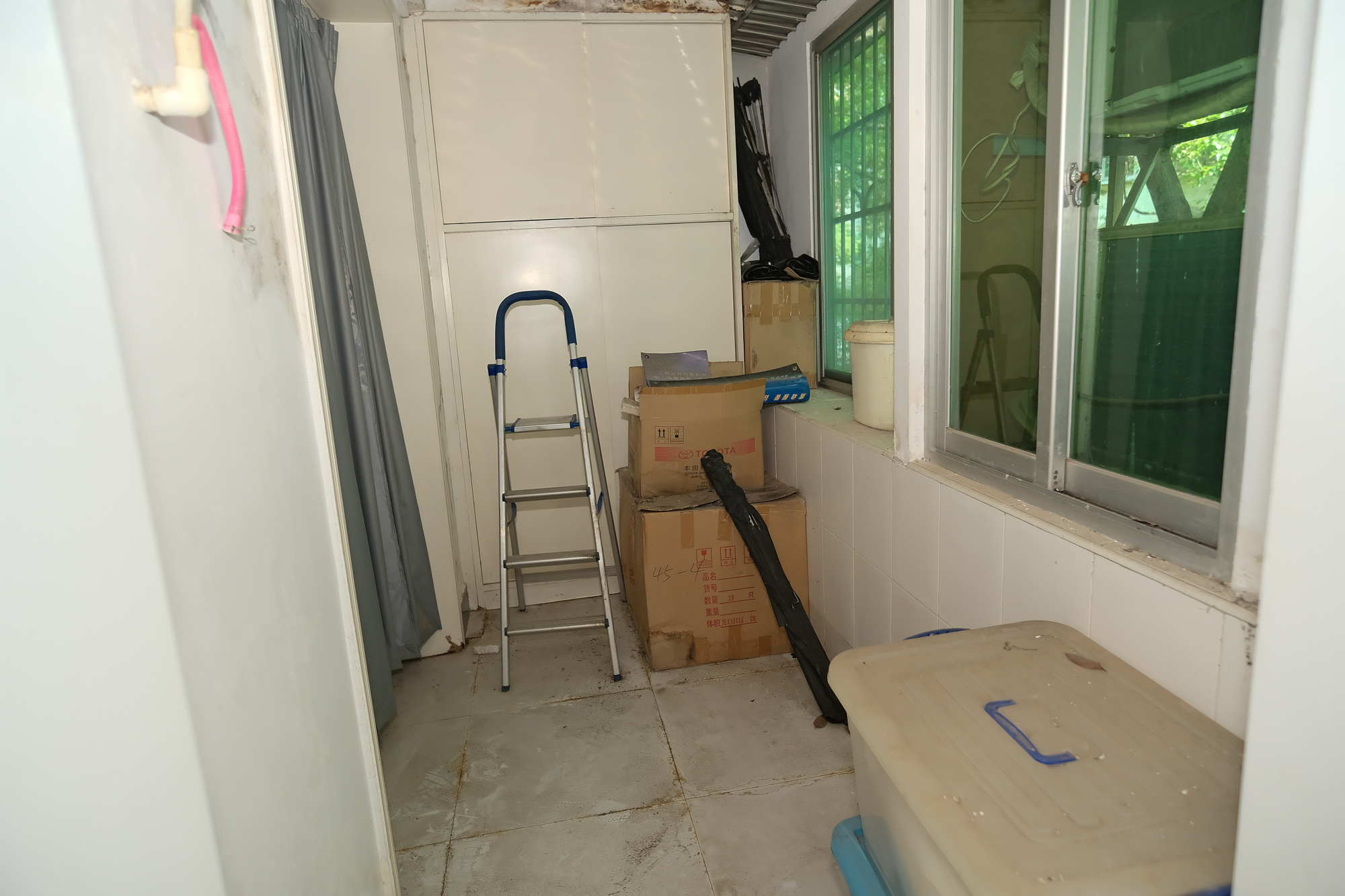 中南汽车世界  4室2厅1卫    58.0万 中南汽车世界  4室2厅1卫    58.0万阳台