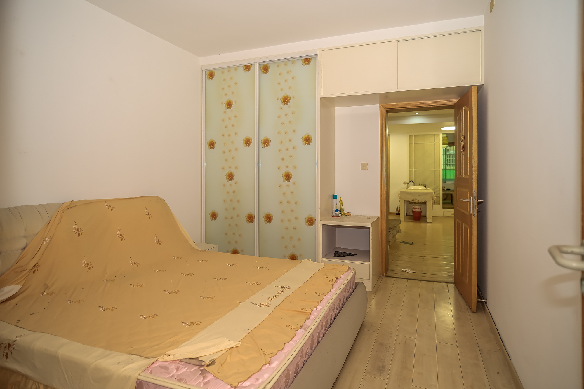 中南汽车世界  4室2厅1卫    58.0万 中南汽车世界  4室2厅1卫    58.0万卧室