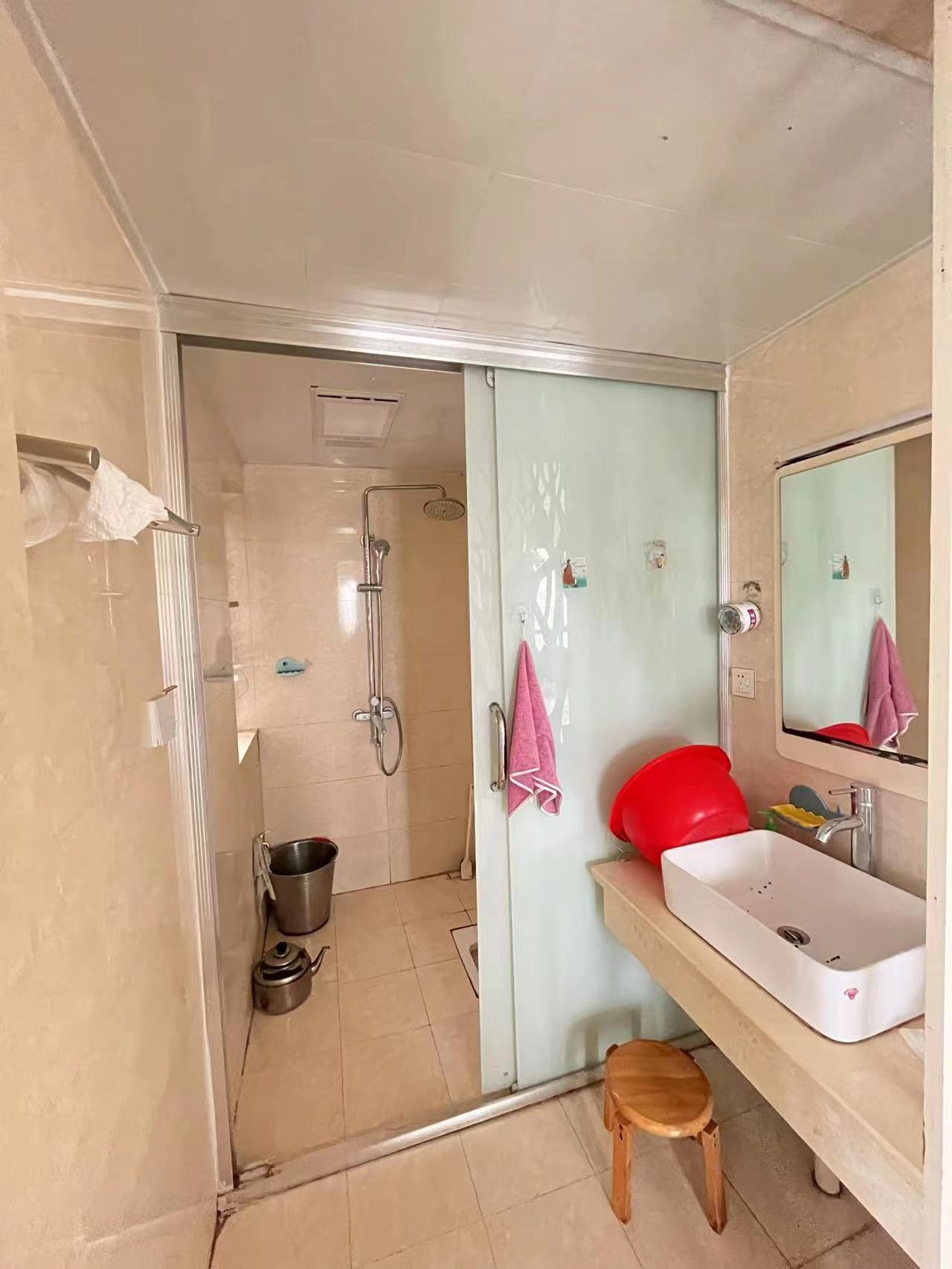 流金岁月-华晨国际 2室0厅0卫 60.00万 流金岁月-华晨国际 2室0厅0卫 60.00万室内图