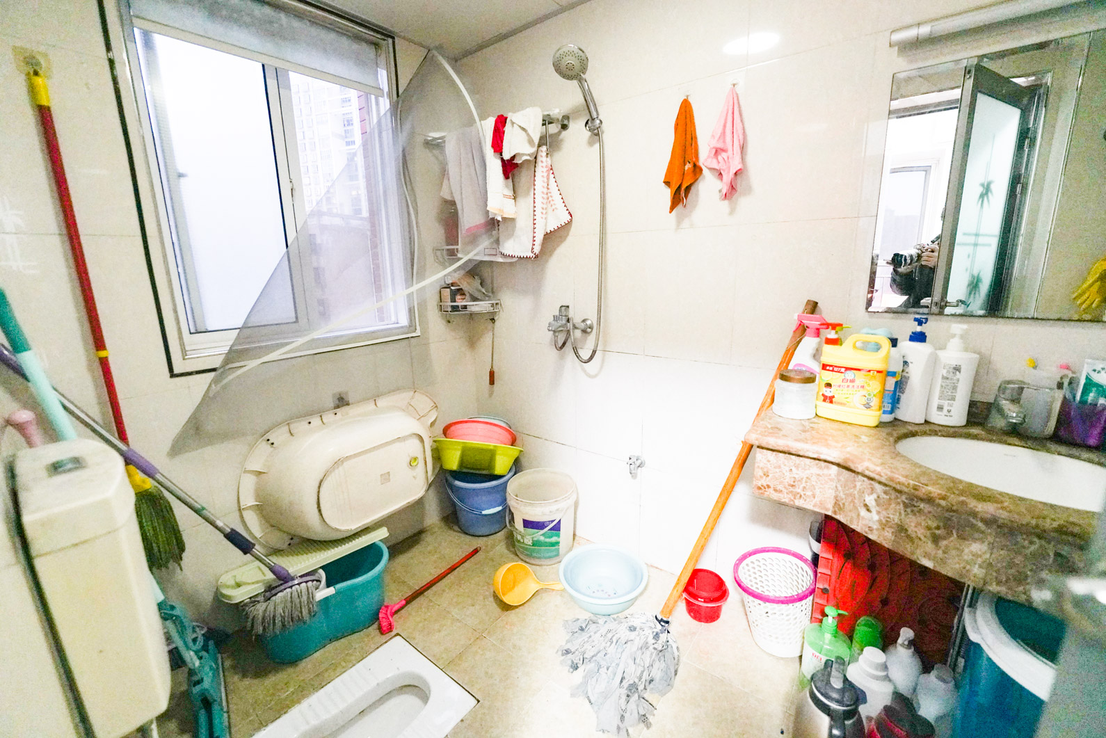 君临青园花都  5室2厅2卫    152.8万卫生间