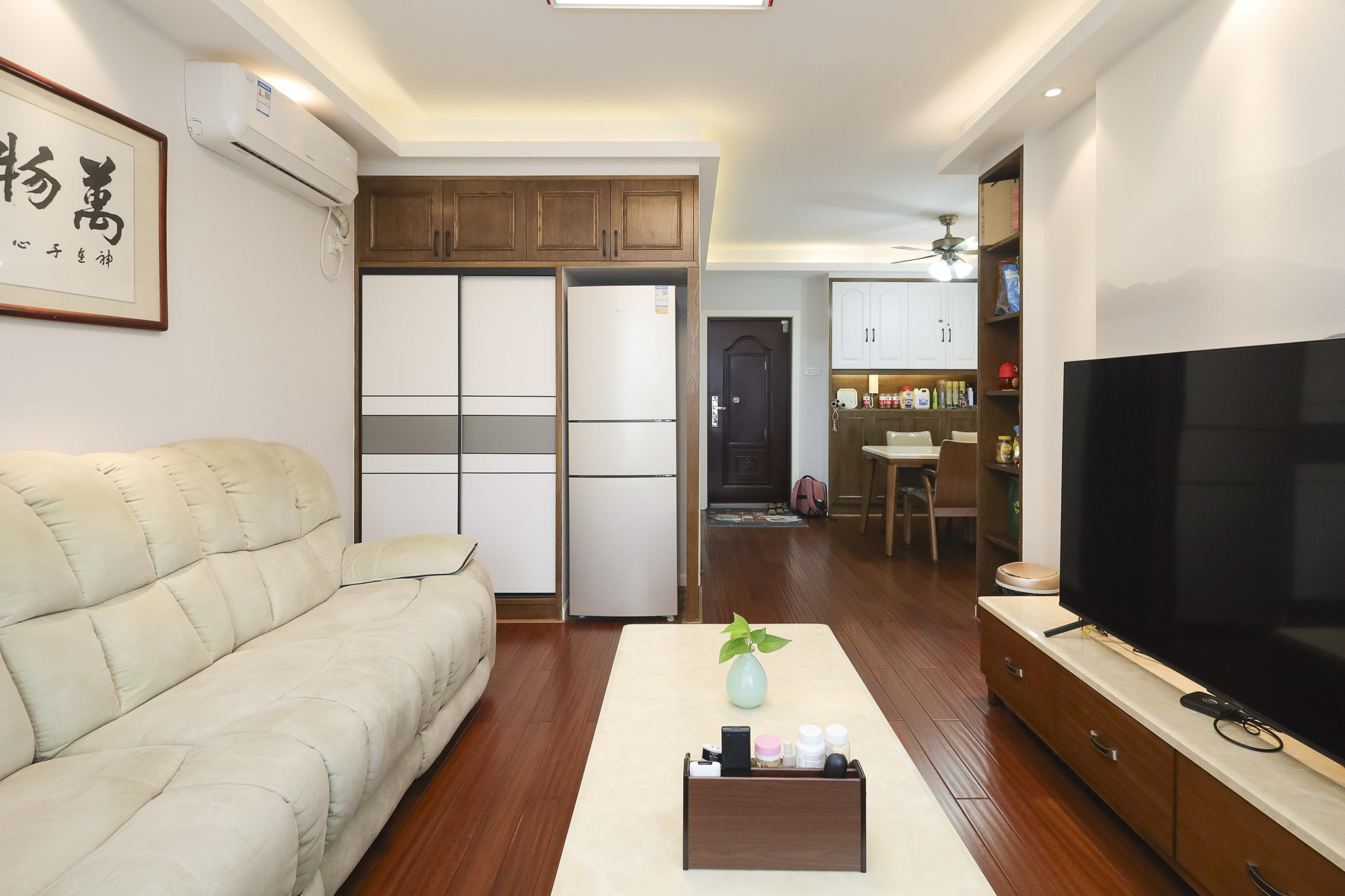 谷山乐园三期  3室2厅1卫    80.0万客厅