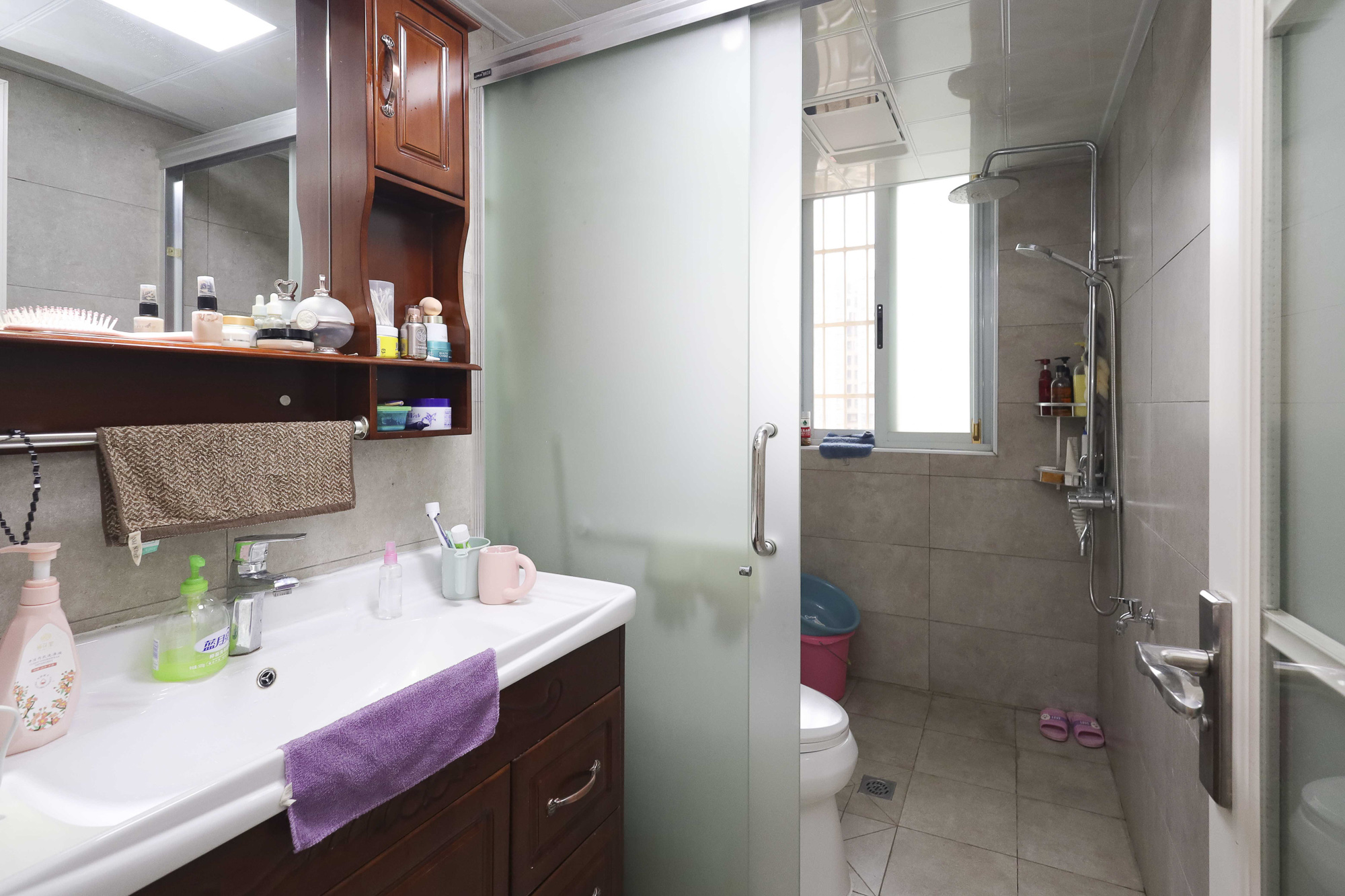 谷山乐园三期  3室2厅1卫    80.0万卫生间