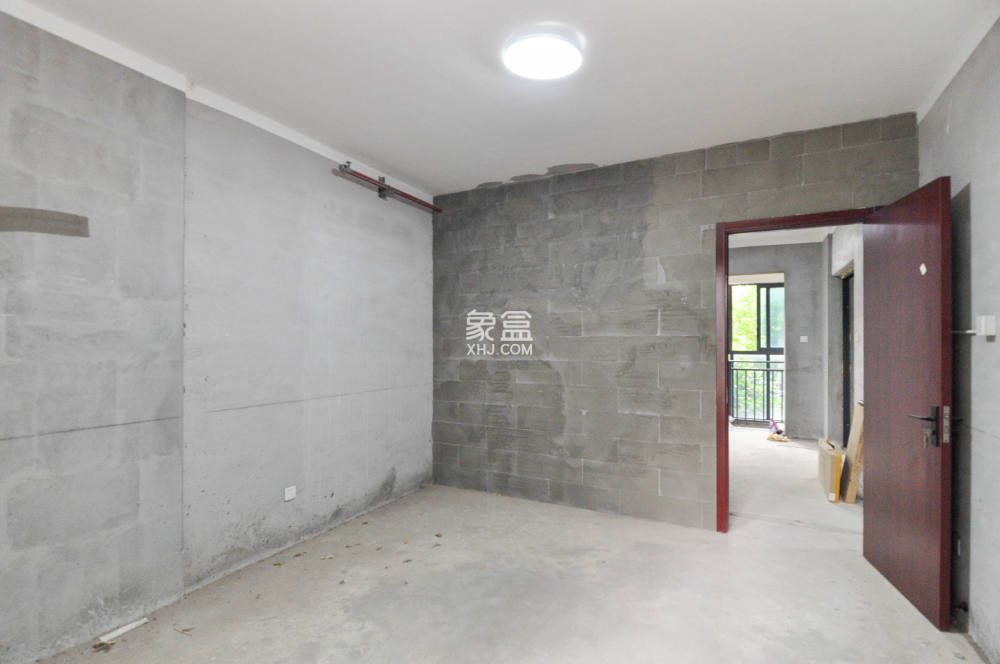 中建梅溪湖中心  4室2厅2卫   219.60万