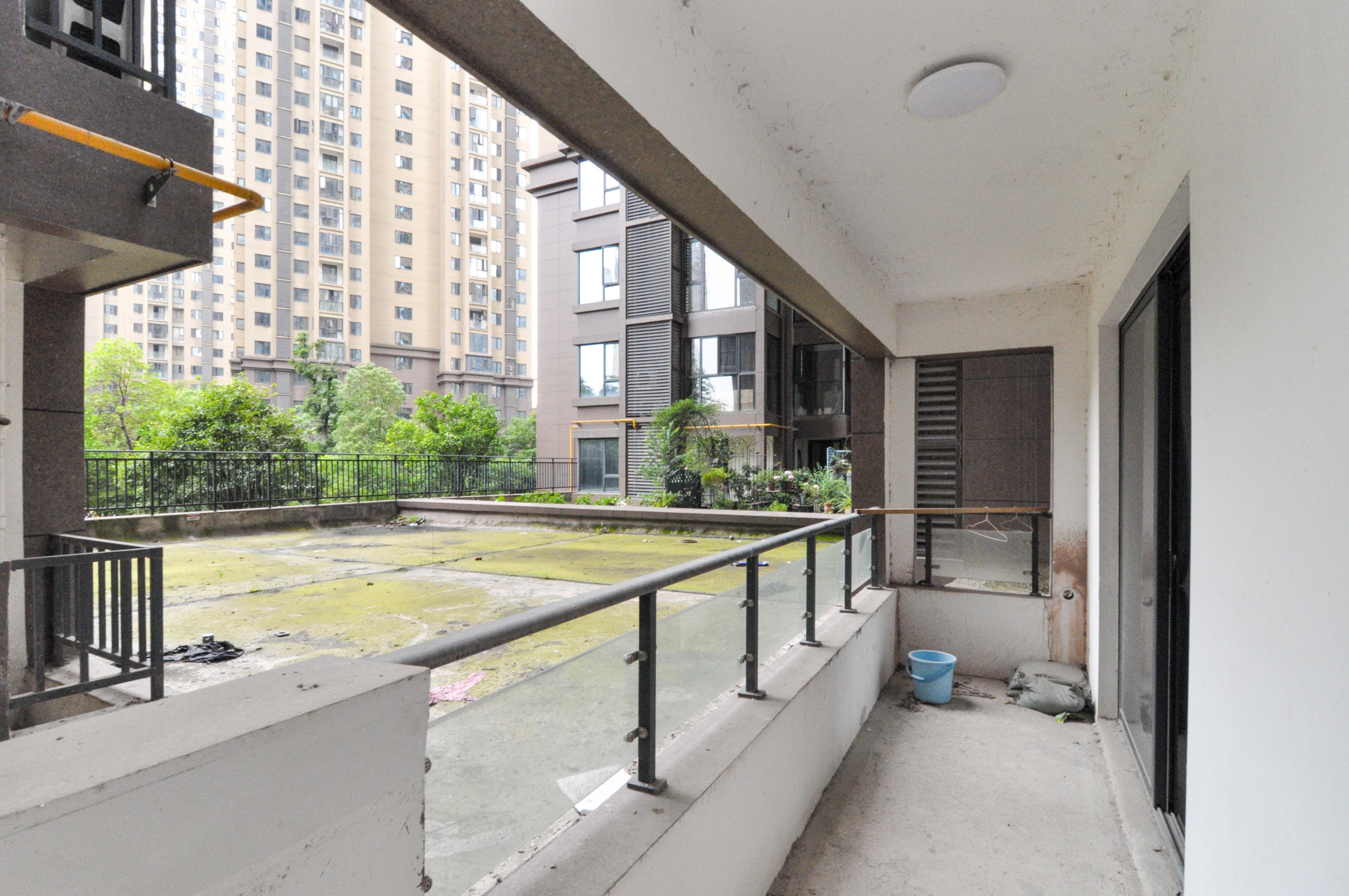 中建梅溪湖中心  4室2厅2卫   219.60万其他