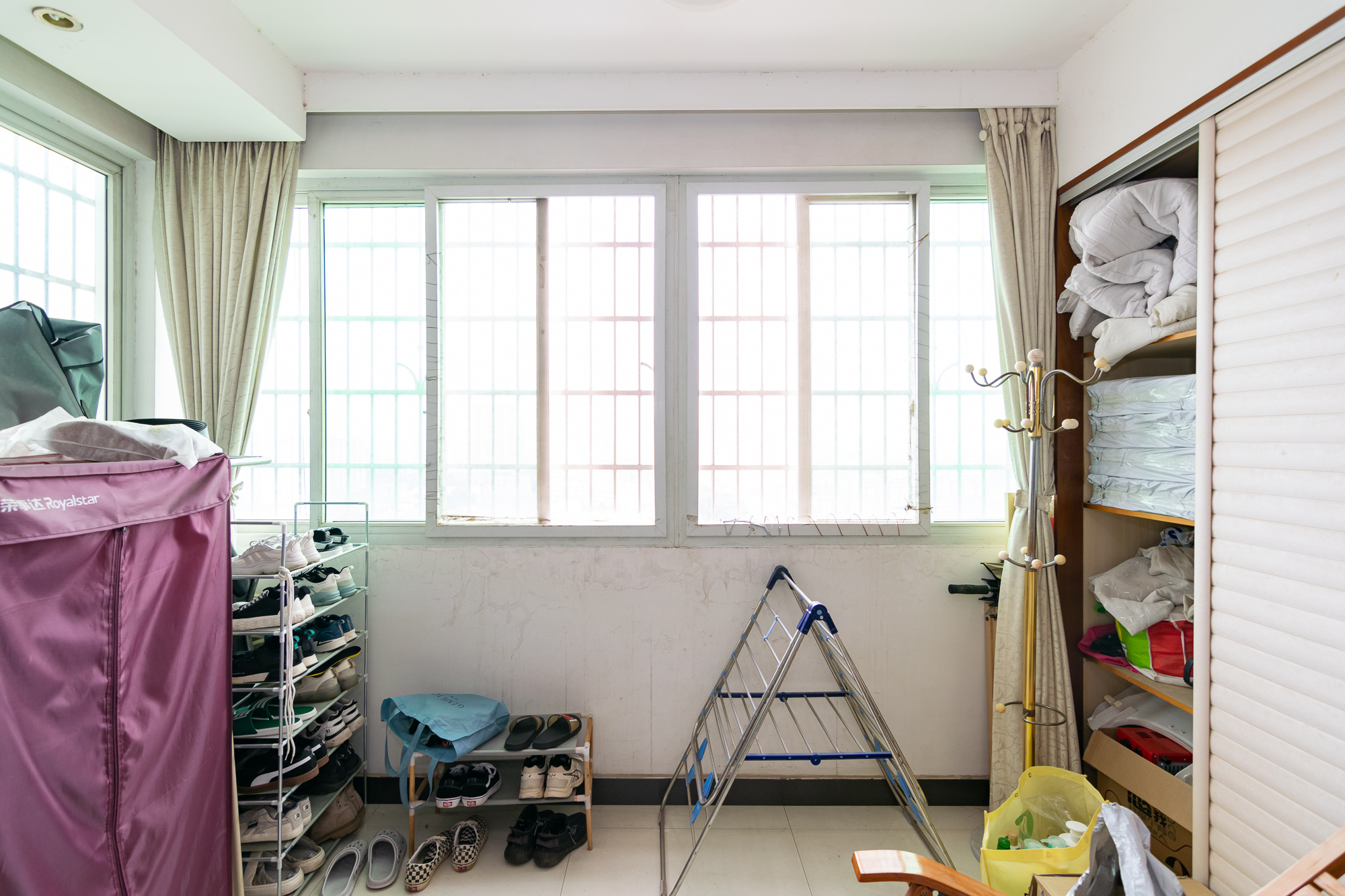 红建大厦  3室2厅2卫   68.00万阳台