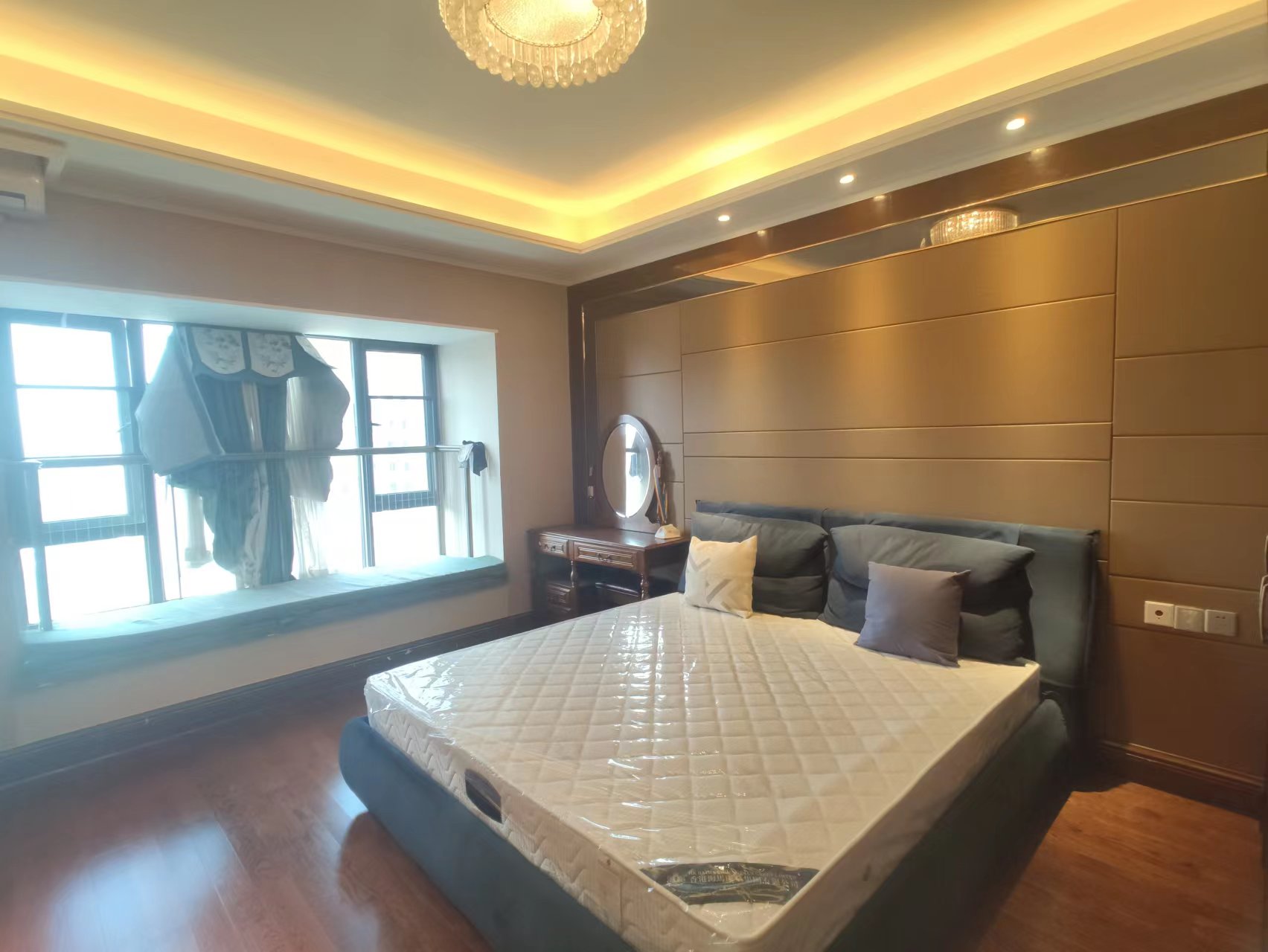 恒大华府  4室2厅2卫   3000.00元/月室内图