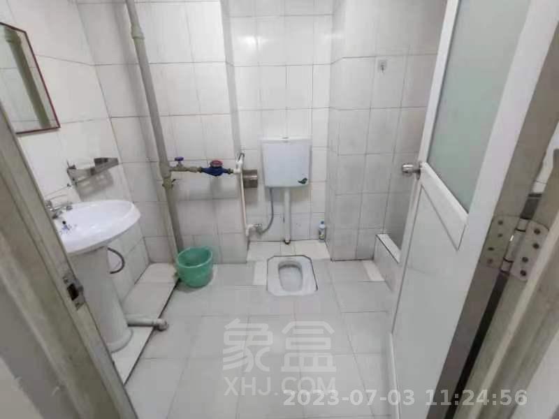 家润多  1室1厅1卫   1300.00元/月室内图