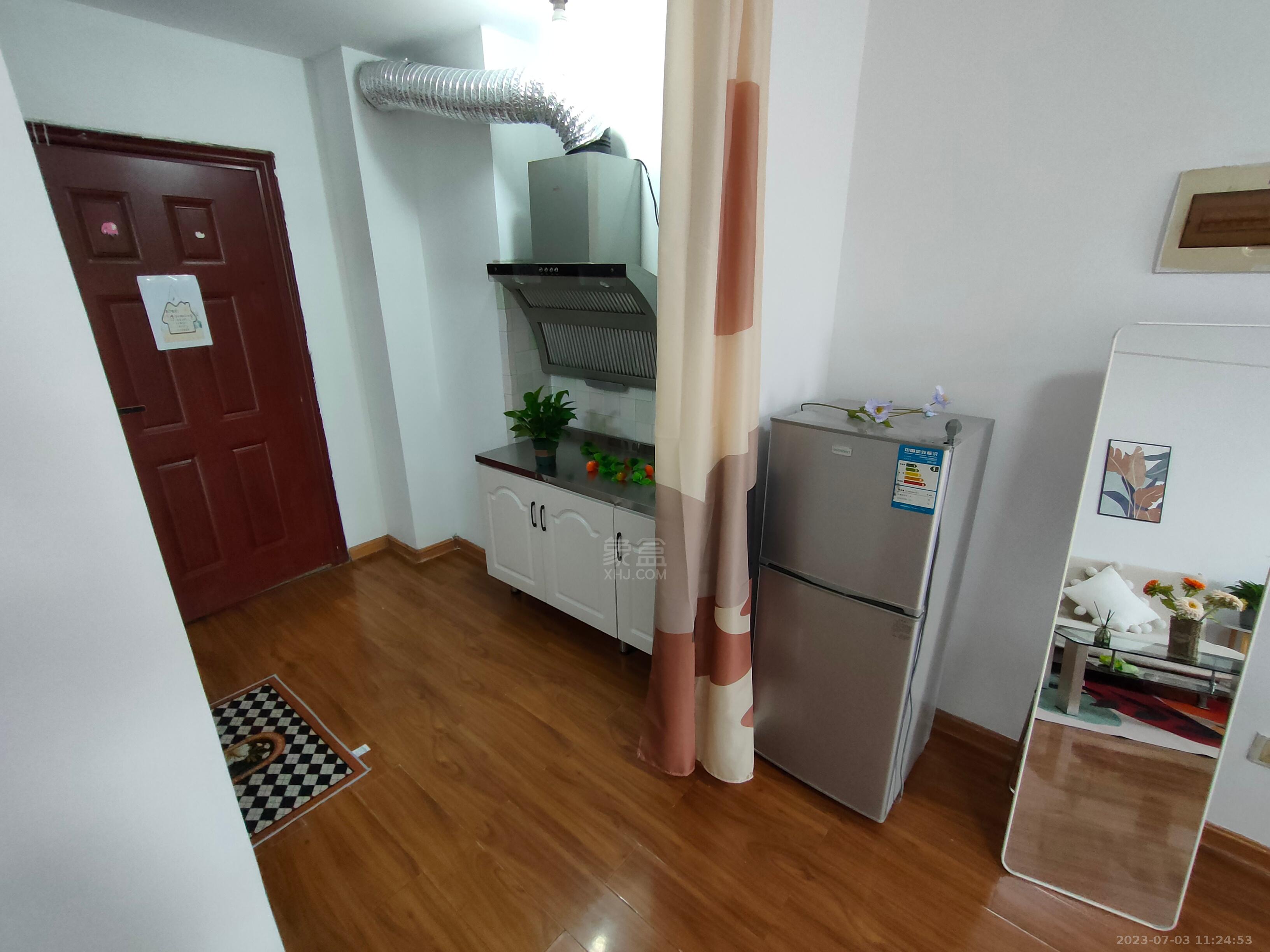 家润多  1室1厅1卫   1300.00元/月室内图