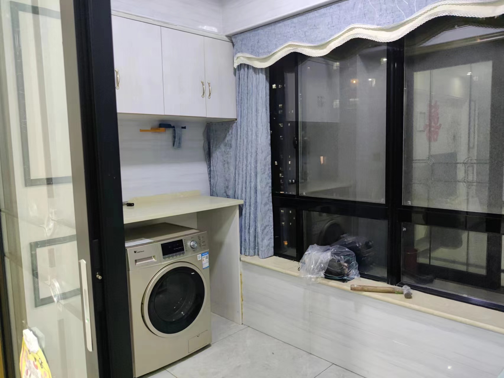 岳阳新天地  3室2厅2卫   1800.00元/月室内图
