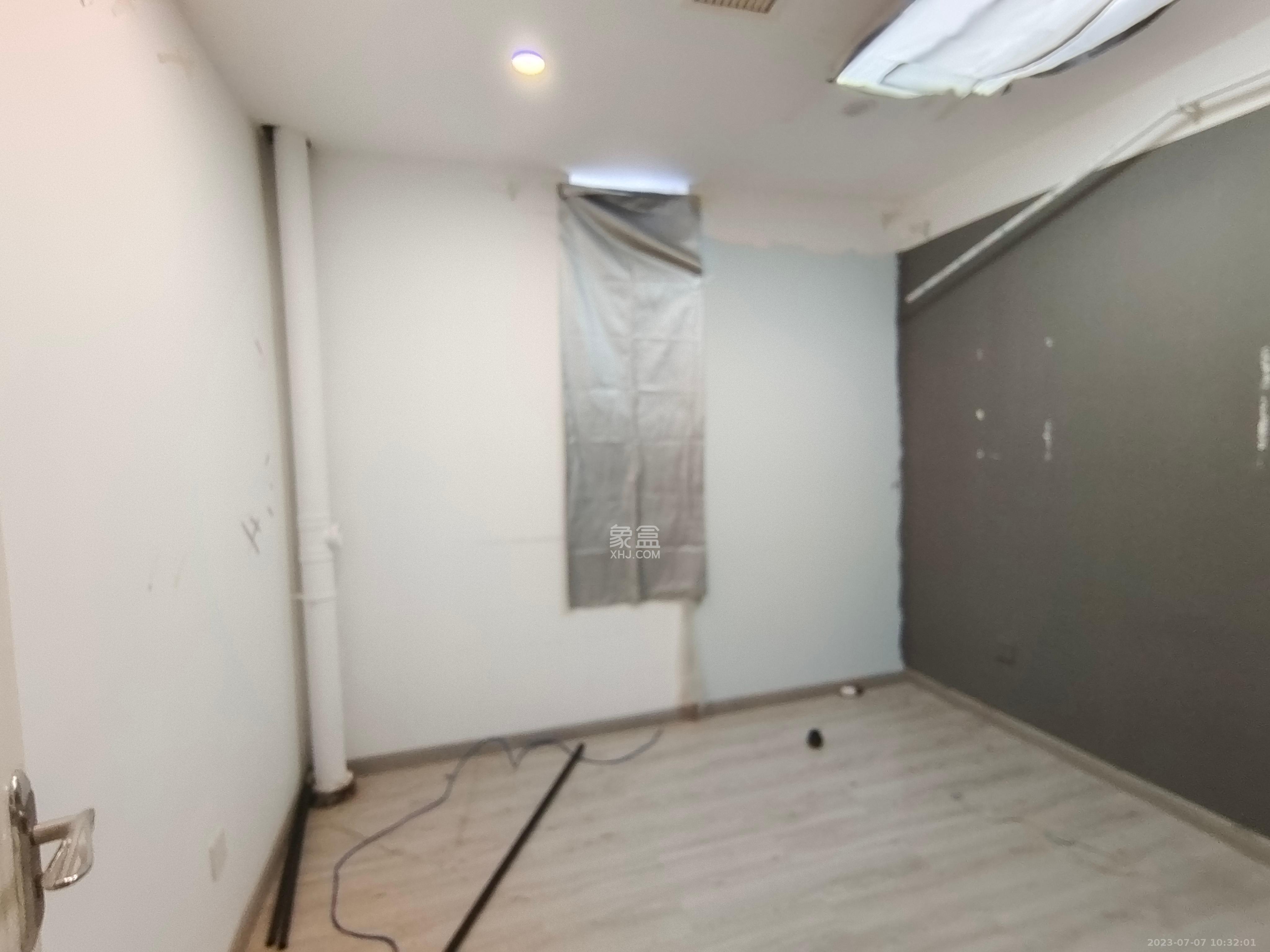阳光100三期  7室2厅2卫   30000.00元/月室内图