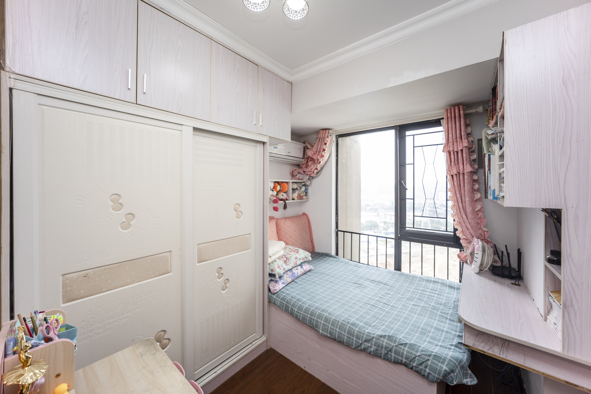 万科城  3室2厅2卫    100.0万卧室