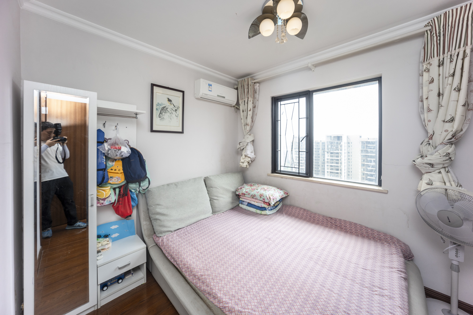 万科城  3室2厅2卫    100.0万卧室