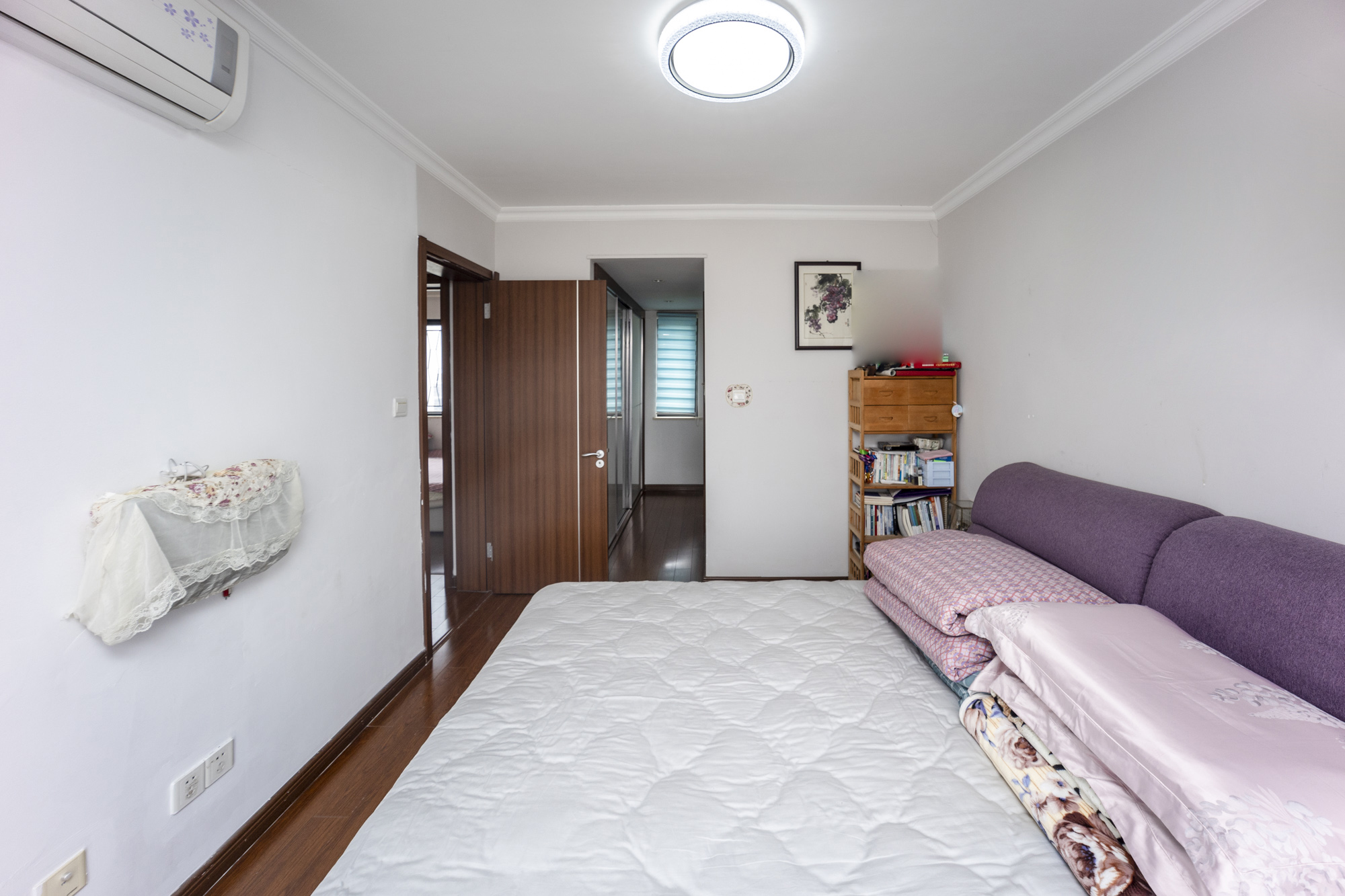 万科城  3室2厅2卫    100.0万卧室