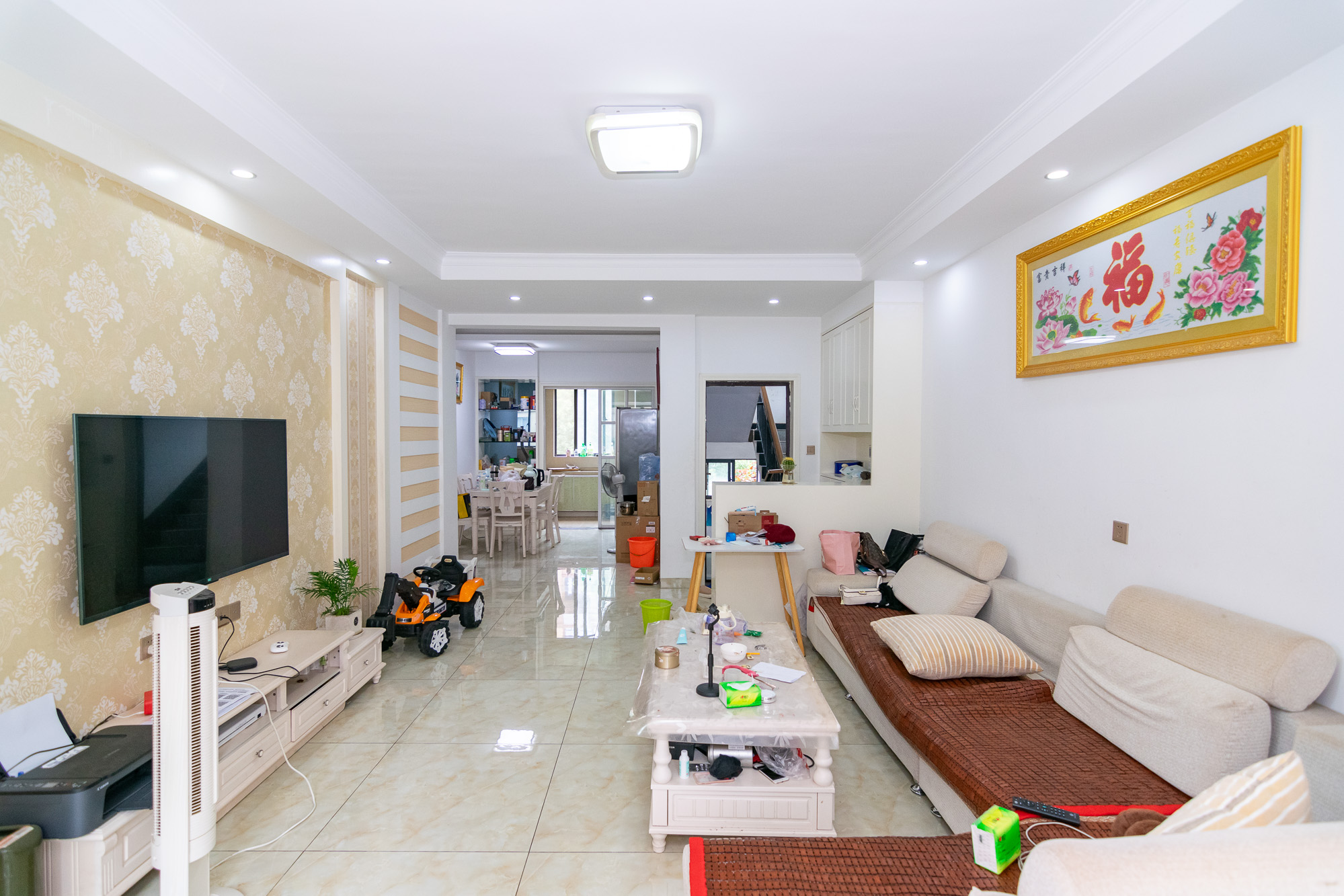 澳海澜庭 3室2厅2卫 85.0万 澳海澜庭 3室2厅2卫 85.0万客厅