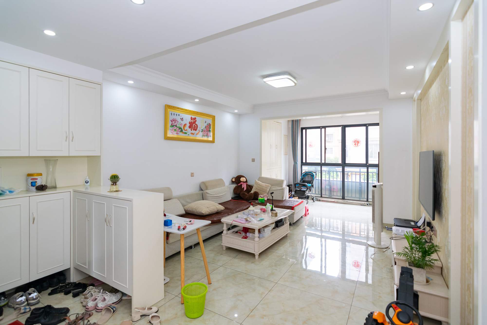 澳海澜庭 3室2厅2卫 85.0万 澳海澜庭 3室2厅2卫 85.0万客厅