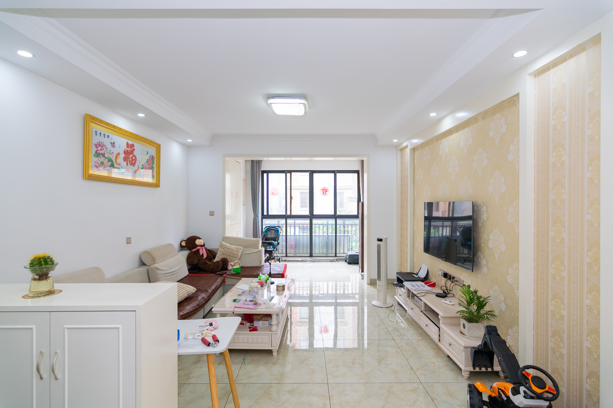 澳海澜庭 3室2厅2卫 85.0万 澳海澜庭 3室2厅2卫 85.0万客厅