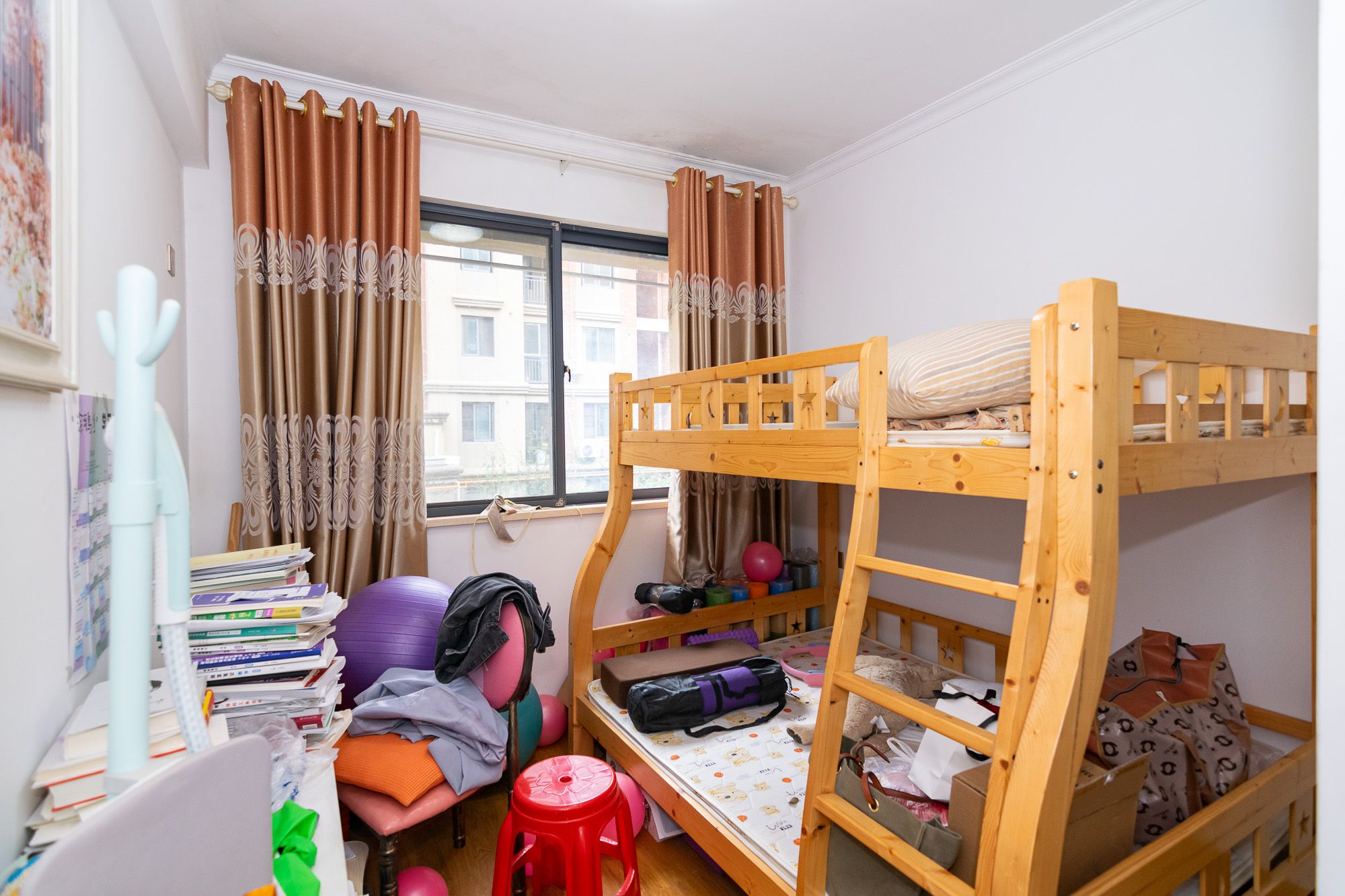 澳海澜庭 3室2厅2卫 85.0万 澳海澜庭 3室2厅2卫 85.0万卧室