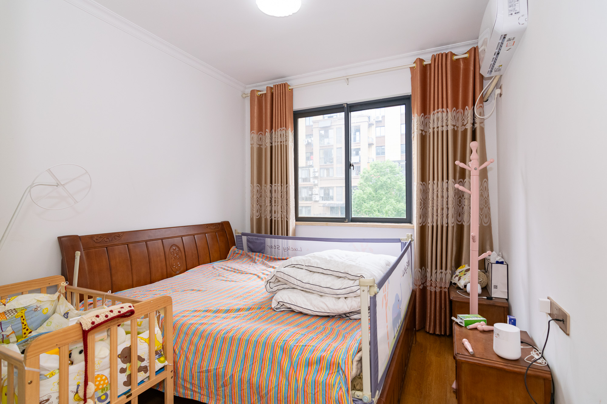 澳海澜庭 3室2厅2卫 85.0万 澳海澜庭 3室2厅2卫 85.0万卧室