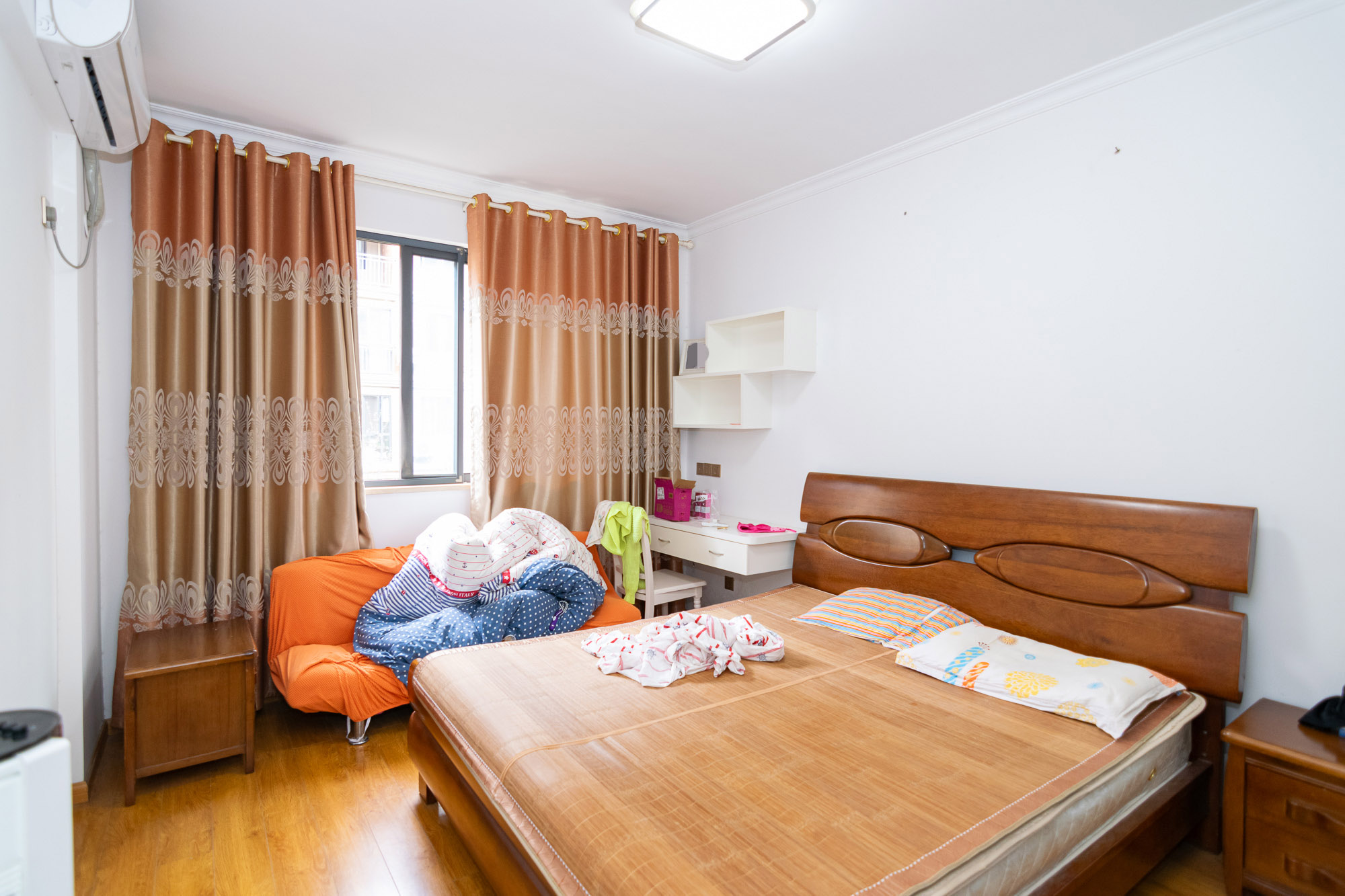 澳海澜庭 3室2厅2卫 85.0万 澳海澜庭 3室2厅2卫 85.0万卧室