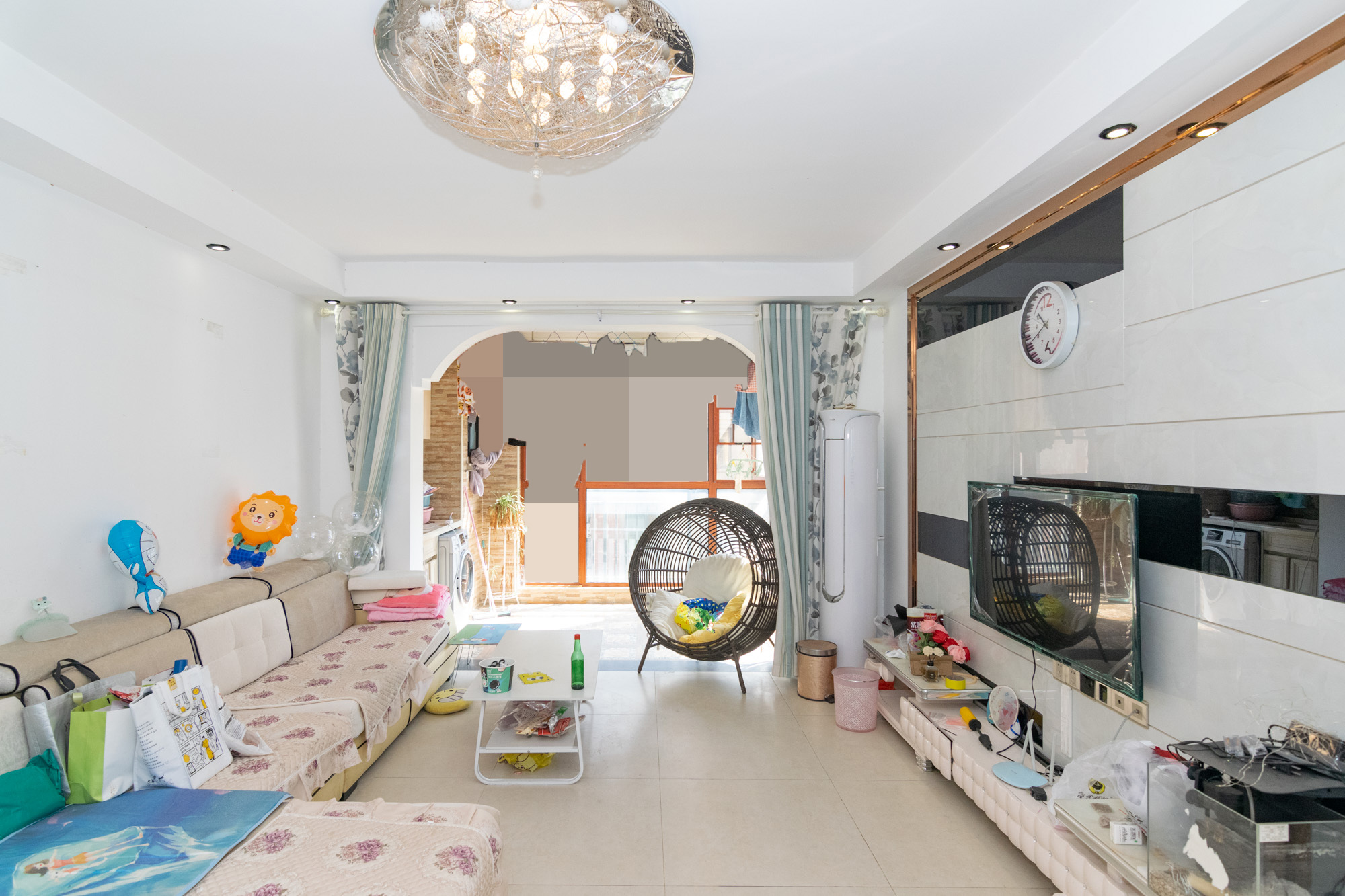 澳海澜庭  3室2厅2卫    110.0万客厅