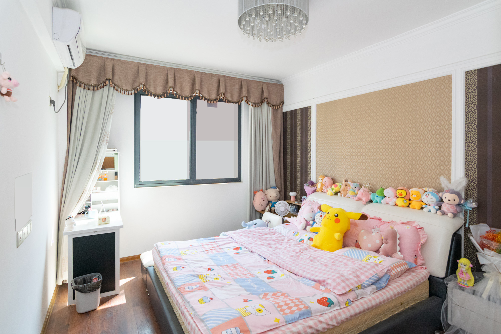 澳海澜庭  3室2厅2卫    110.0万卧室