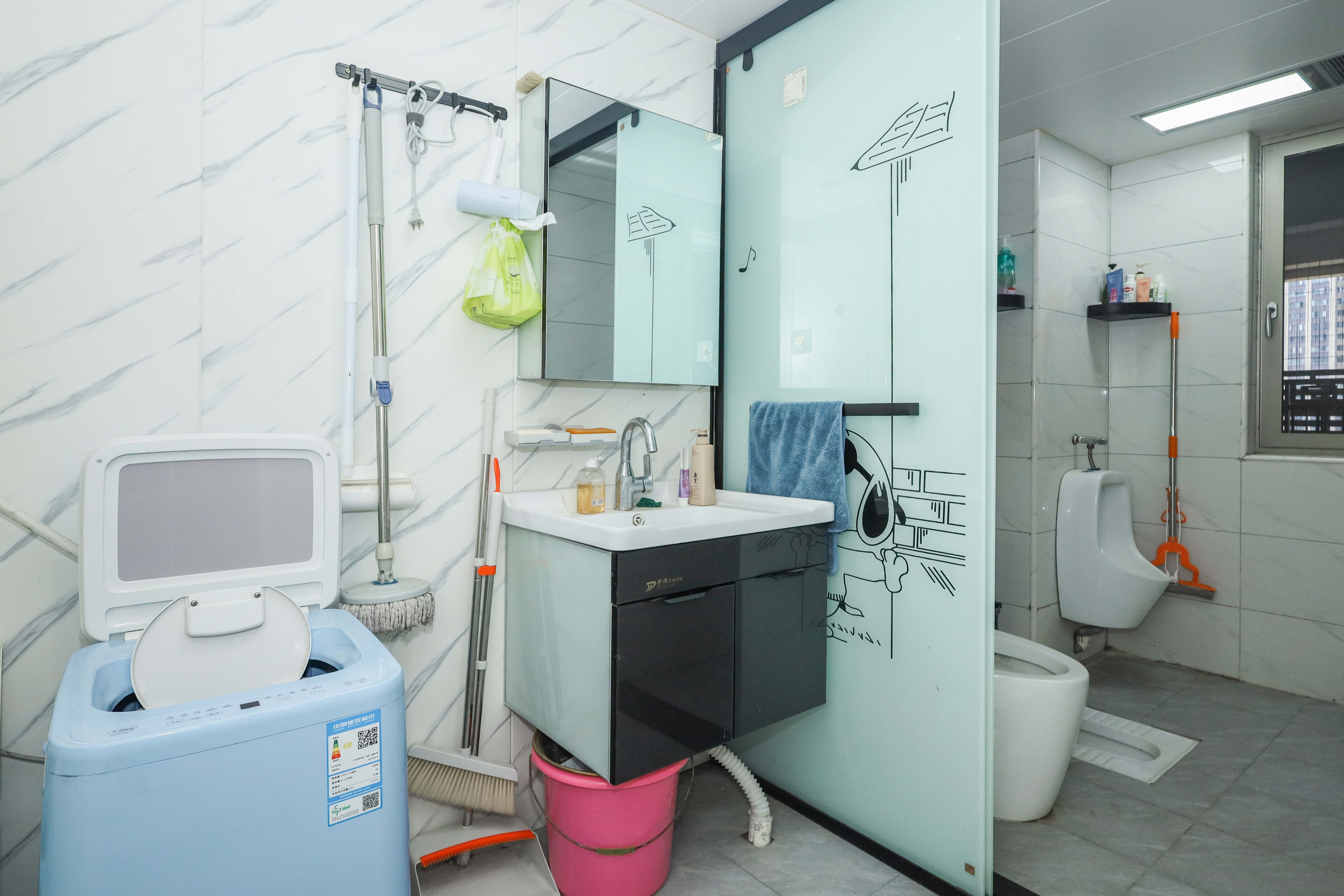 建发央著  3室2厅2卫   195.00万卫生间