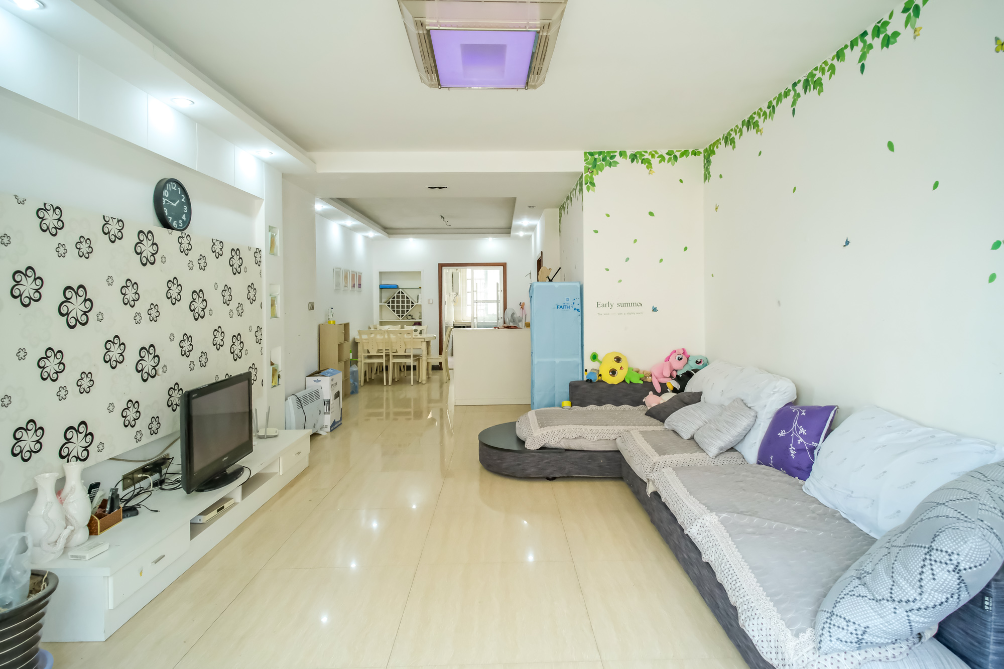 红树湾 3室2厅2卫 82.8万 红树湾 3室2厅2卫 82.8万客厅