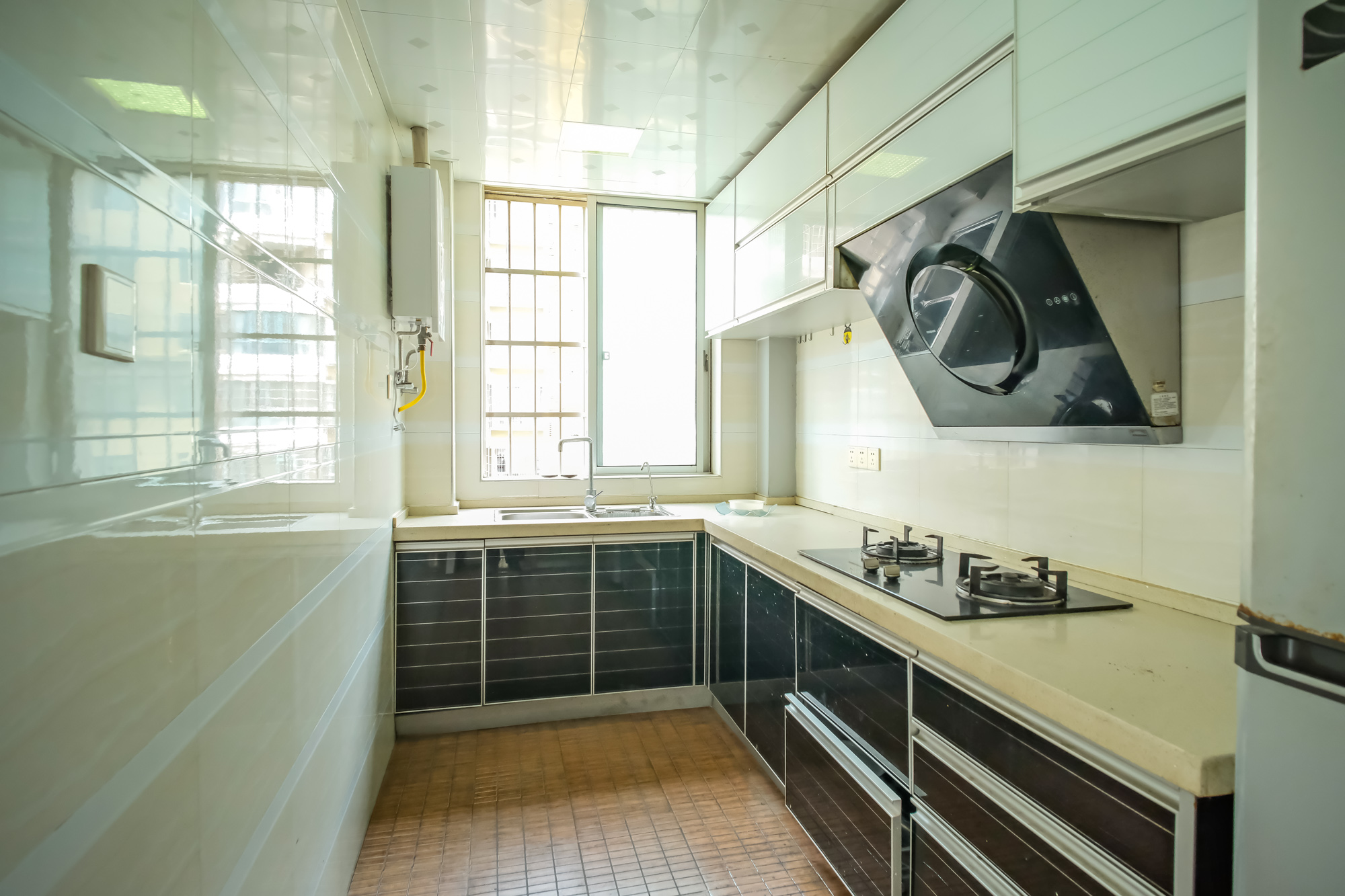 红树湾 3室2厅2卫 82.8万 红树湾 3室2厅2卫 82.8万厨房