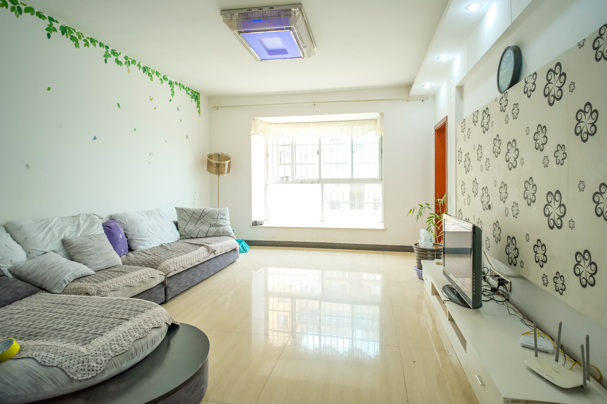 红树湾 3室2厅2卫 82.8万 红树湾 3室2厅2卫 82.8万客厅