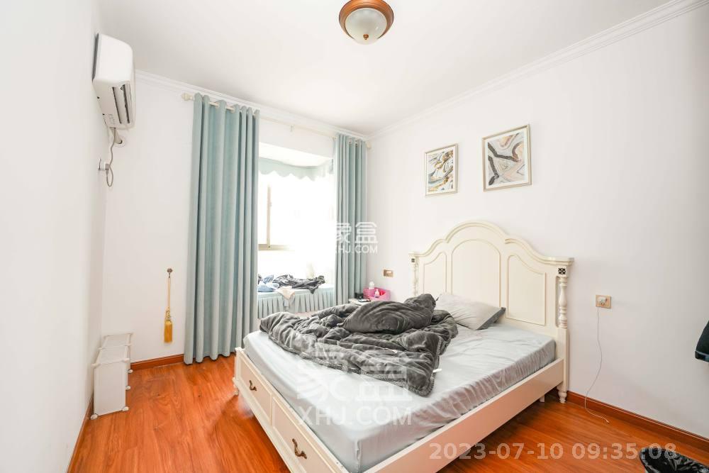 南郡明珠  6室2厅1卫    2100.0元/月 南郡明珠  6室2厅1卫    2100.0元/月室内图