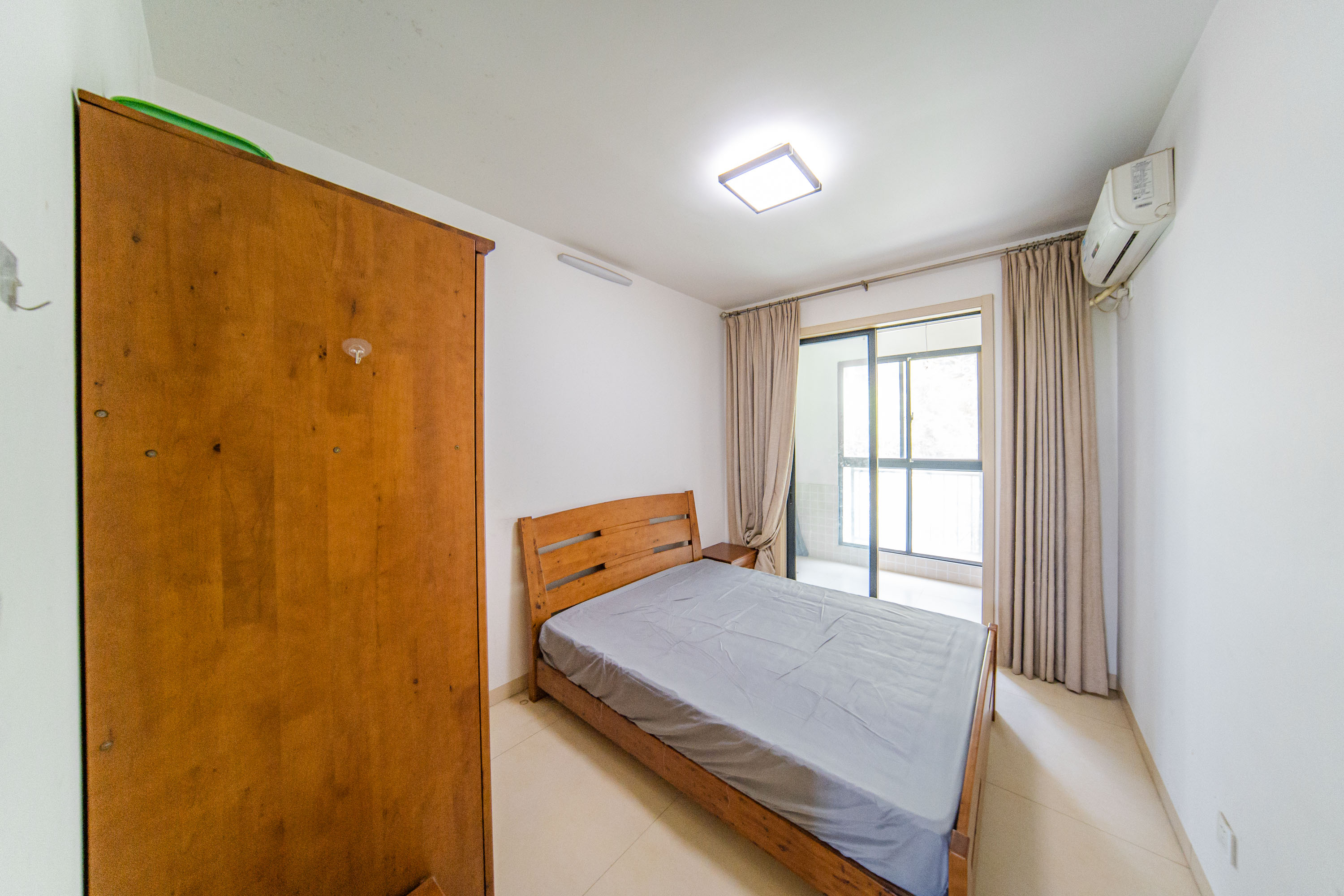 中建麓山和苑  3室2厅2卫   87.00万卧室