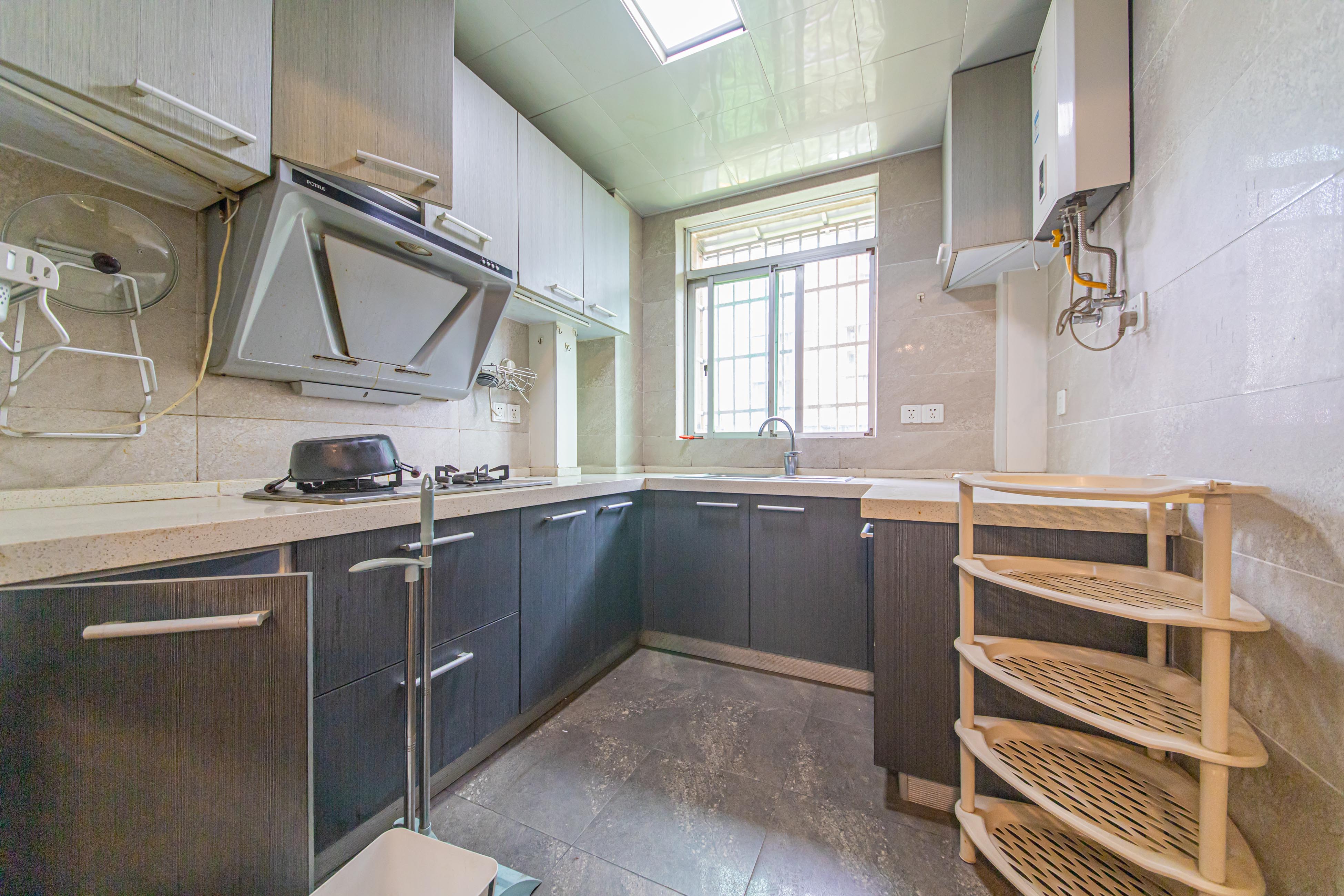 金秋小区 2室2厅2卫 80.0万 金秋小区 2室2厅2卫 80.0万厨房