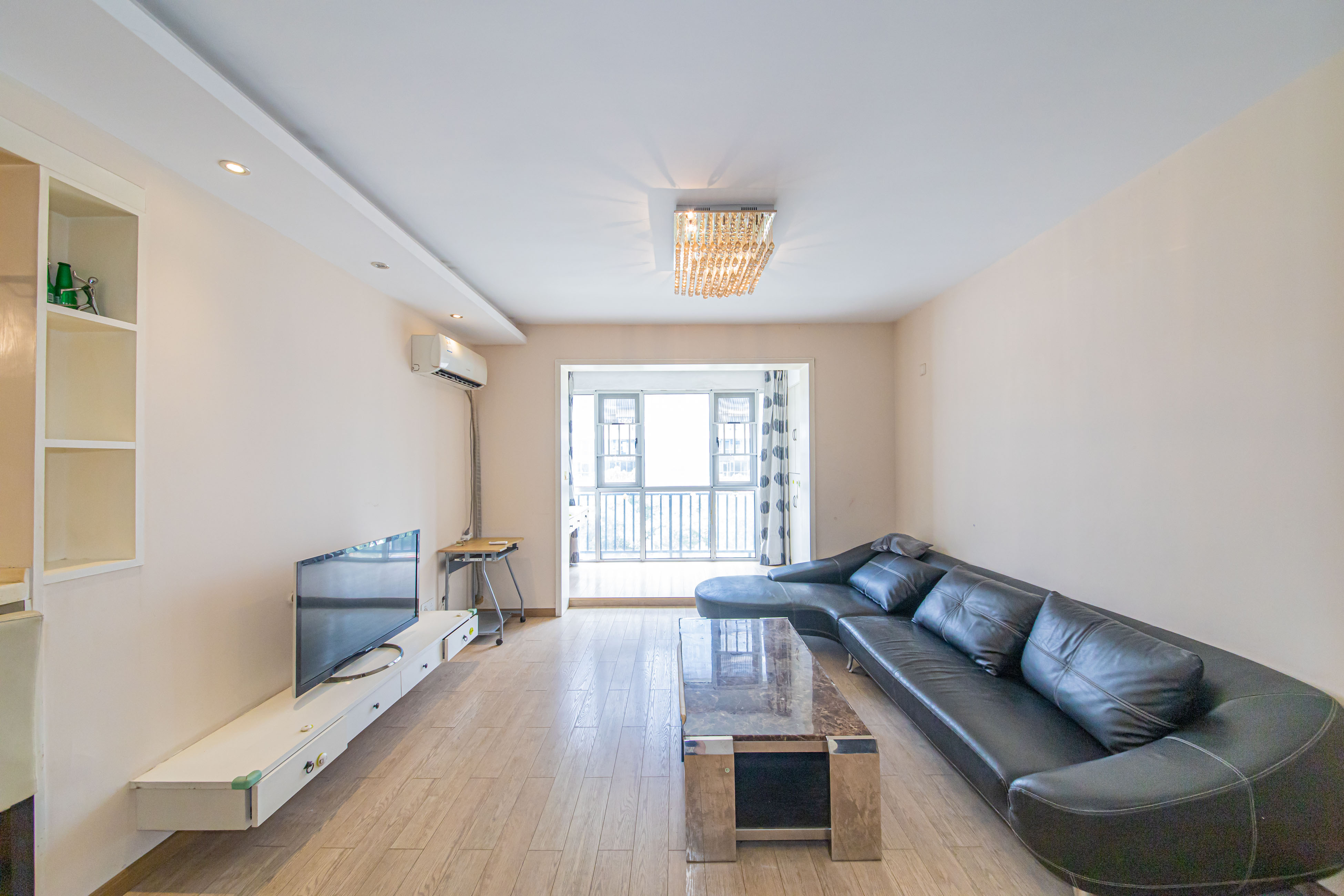 金秋小区 2室2厅2卫 80.0万 金秋小区 2室2厅2卫 80.0万客厅